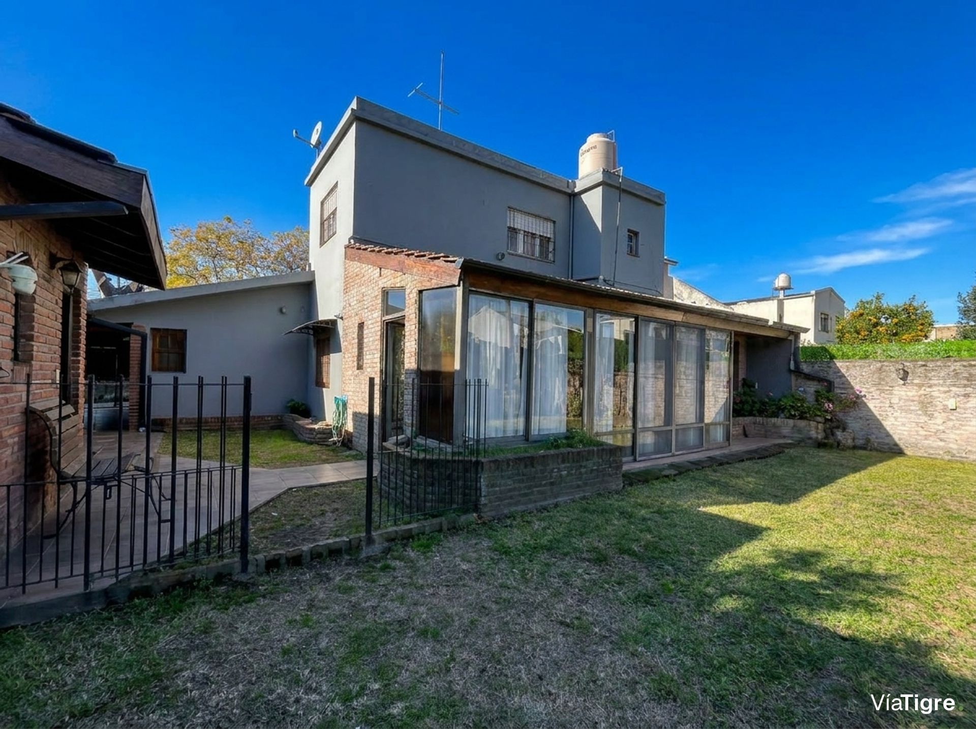 Casa en venta en Boulogne. Jardin, pileta parrilla