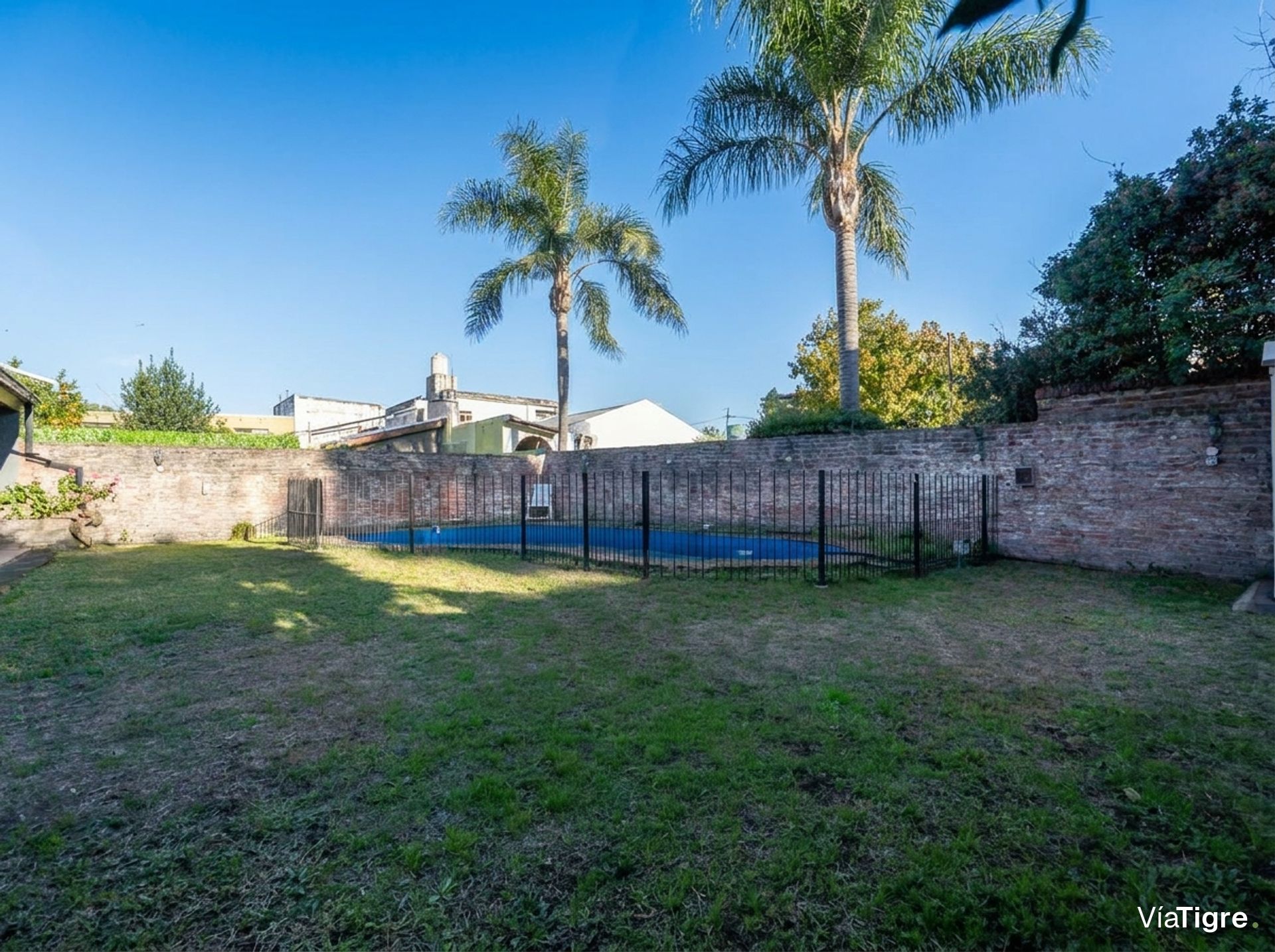 Casa en venta en Boulogne. Jardin, pileta parrilla
