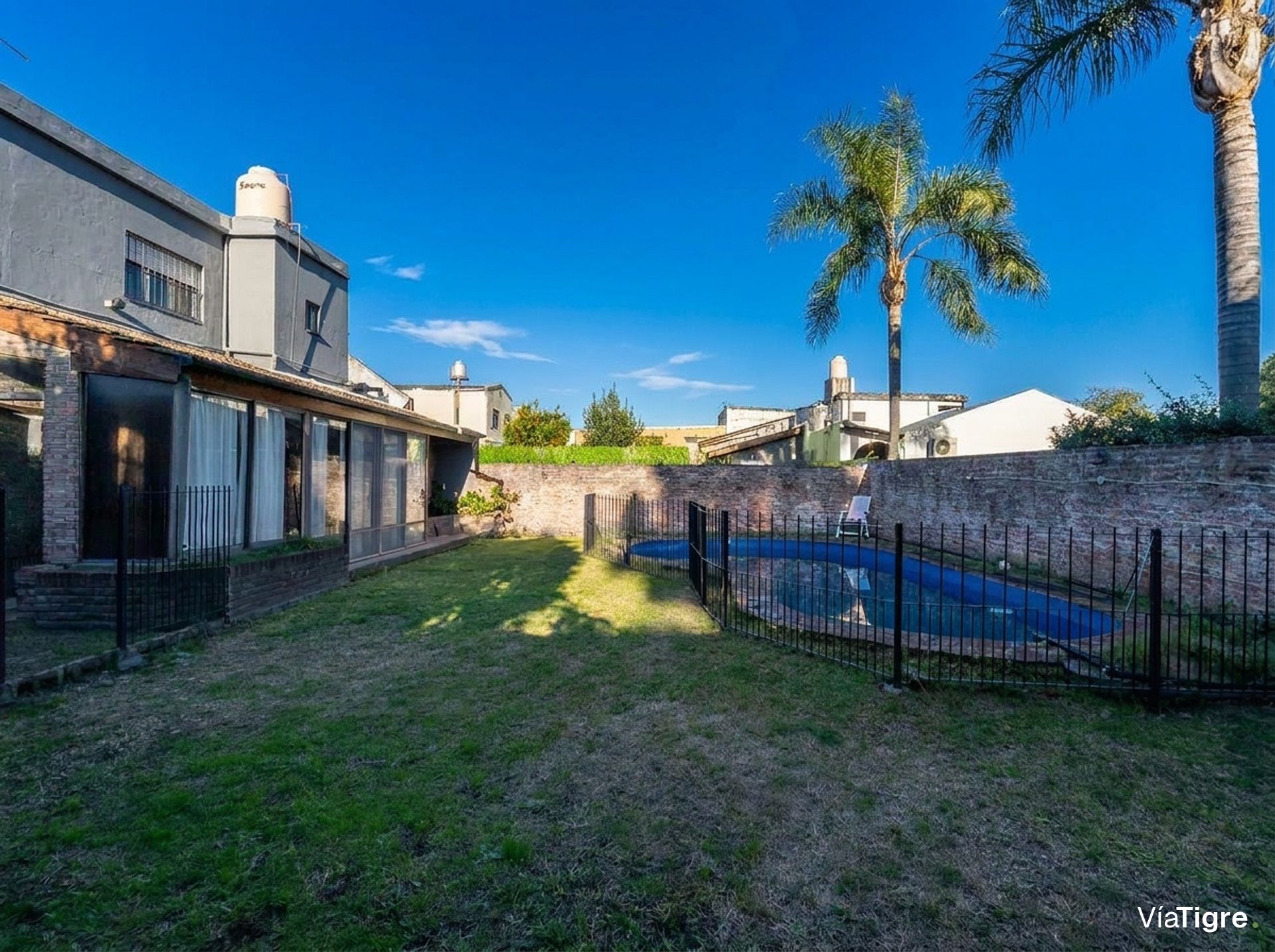 Casa en venta en Boulogne. Jardin, pileta parrilla