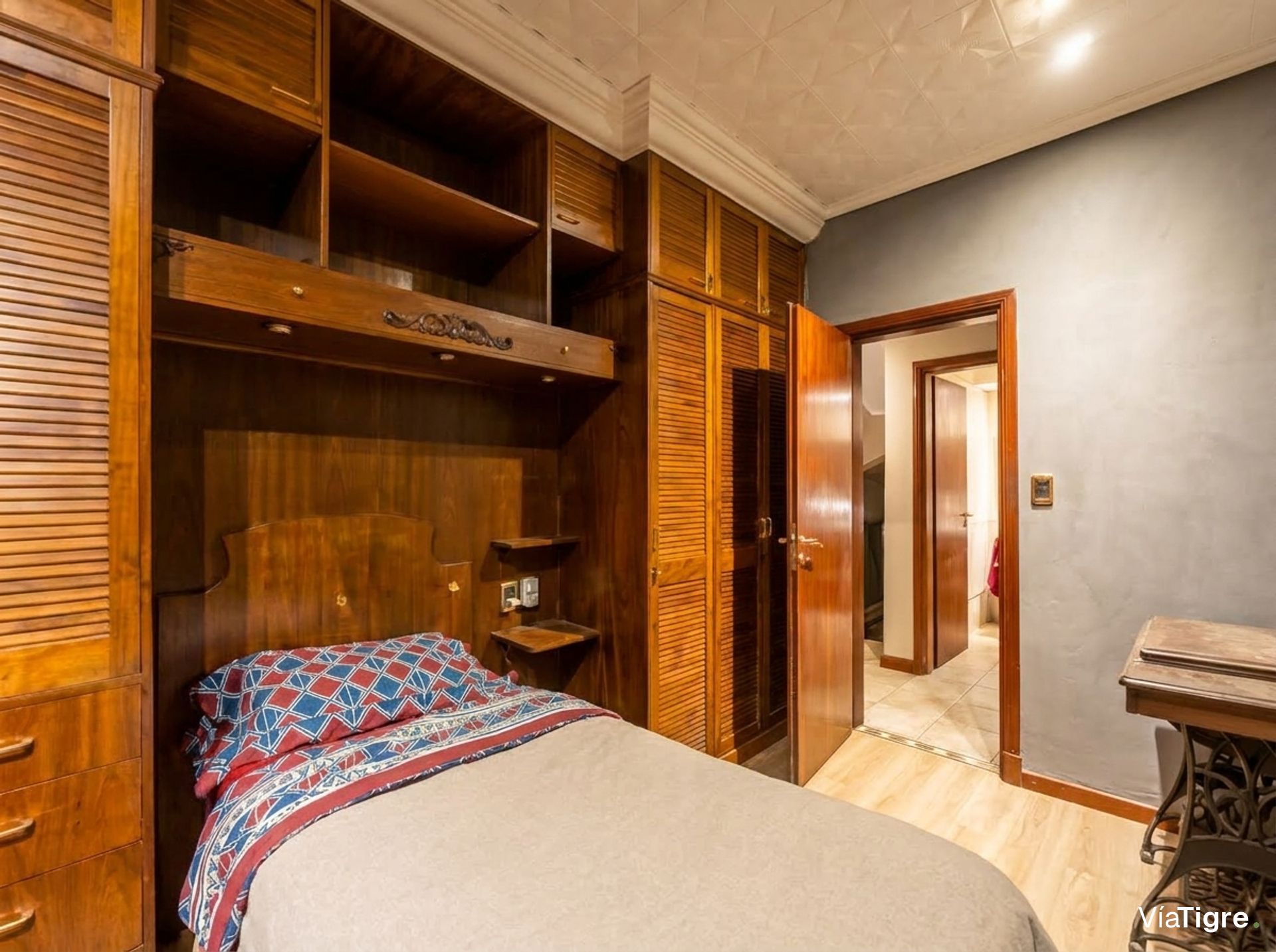 Casa en venta en Boulogne. Jardin, pileta parrilla