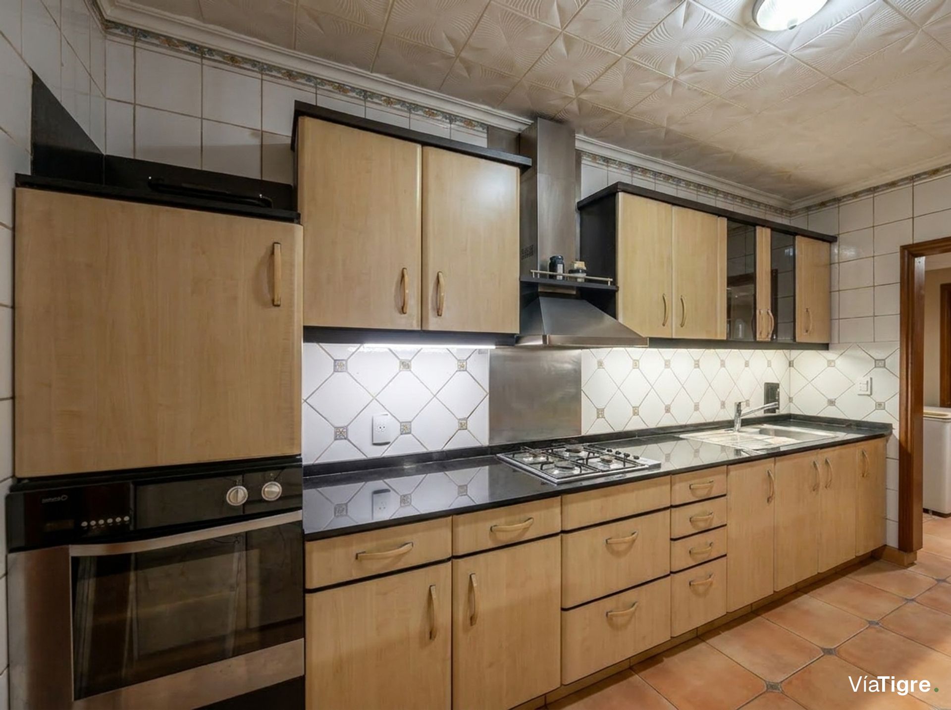 Casa en venta en Boulogne. Jardin, pileta parrilla