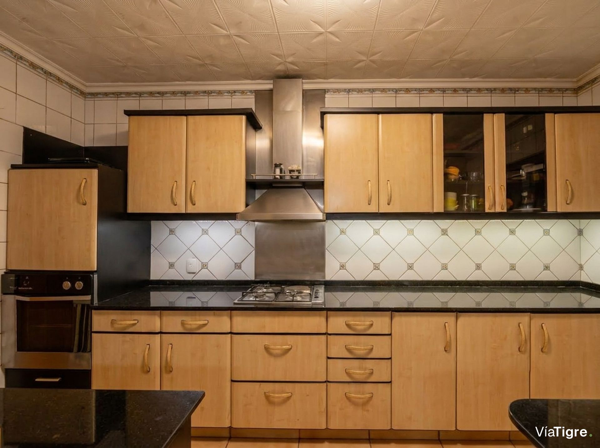 Casa en venta en Boulogne. Jardin, pileta parrilla