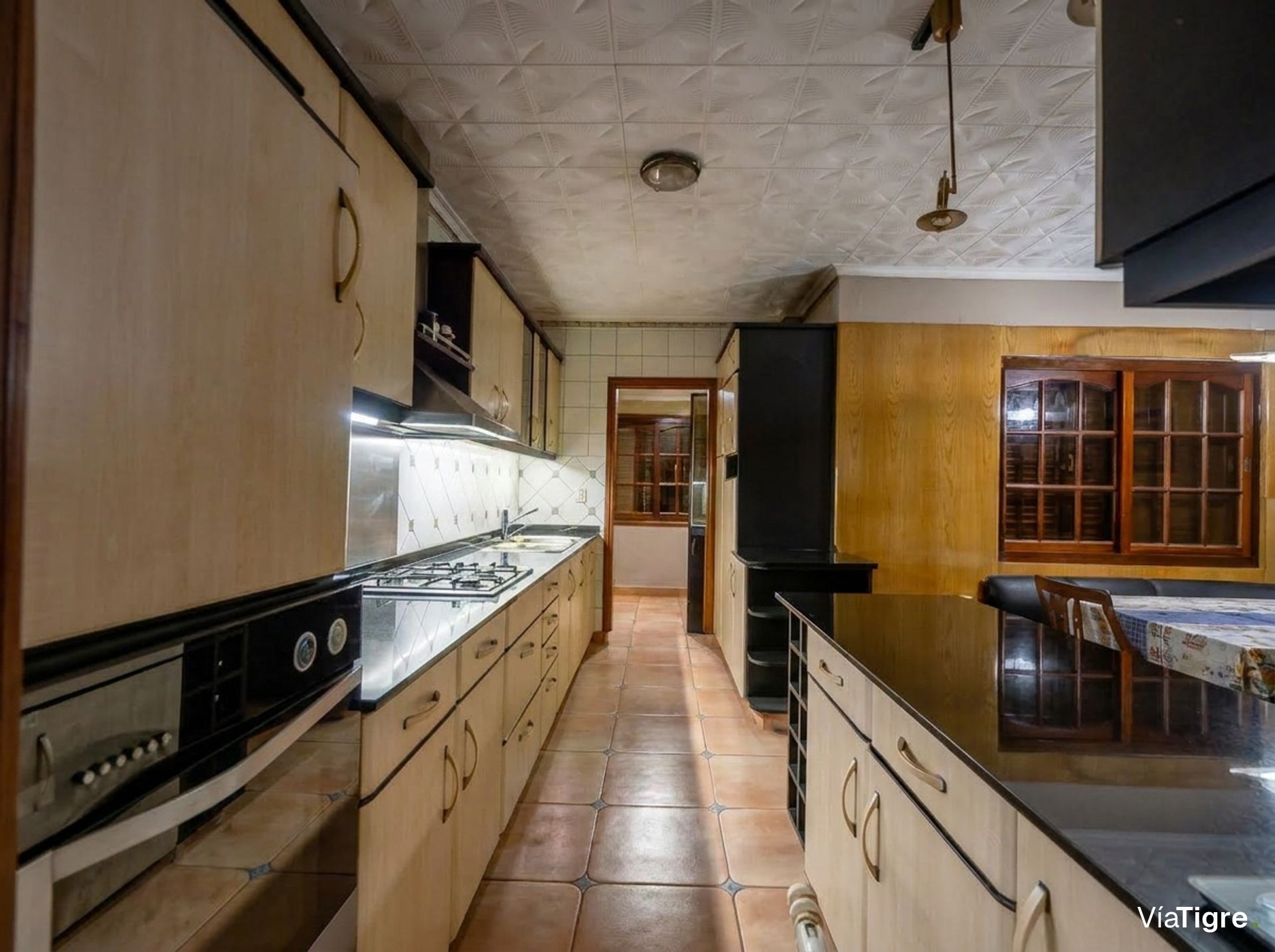 Casa en venta en Boulogne. Jardin, pileta parrilla