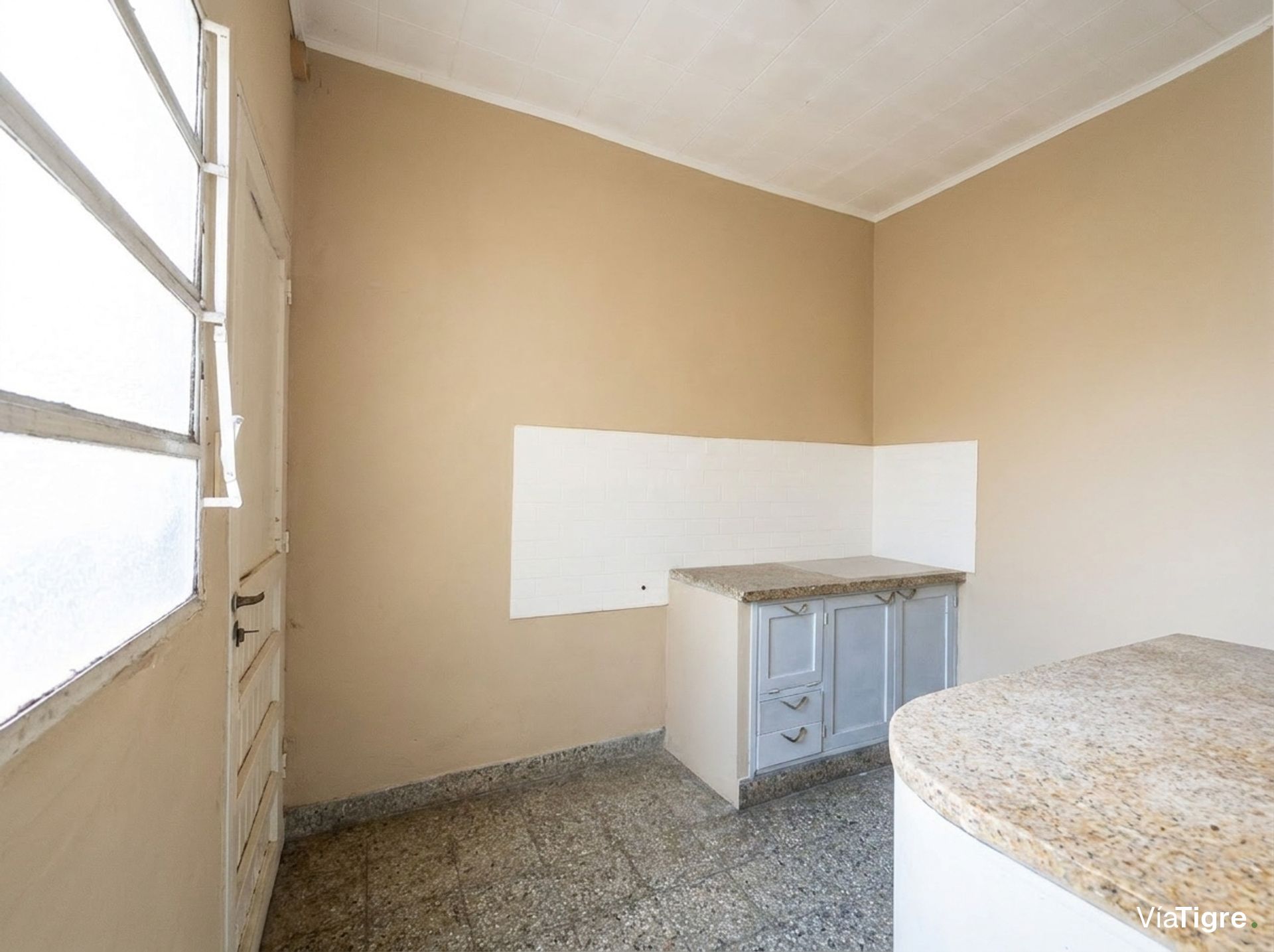 Casa en venta en Boulogne. Jardin, pileta parrilla