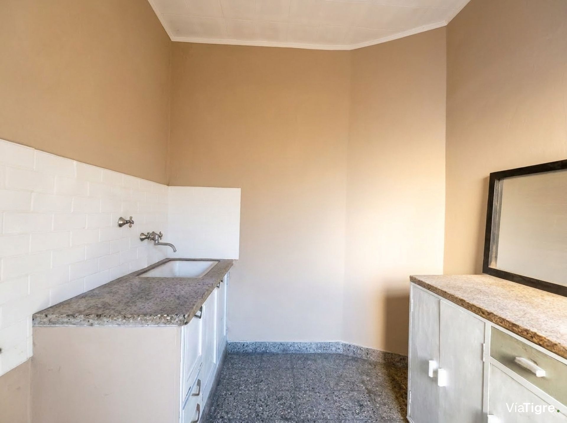 Casa en venta en Boulogne. Jardin, pileta parrilla