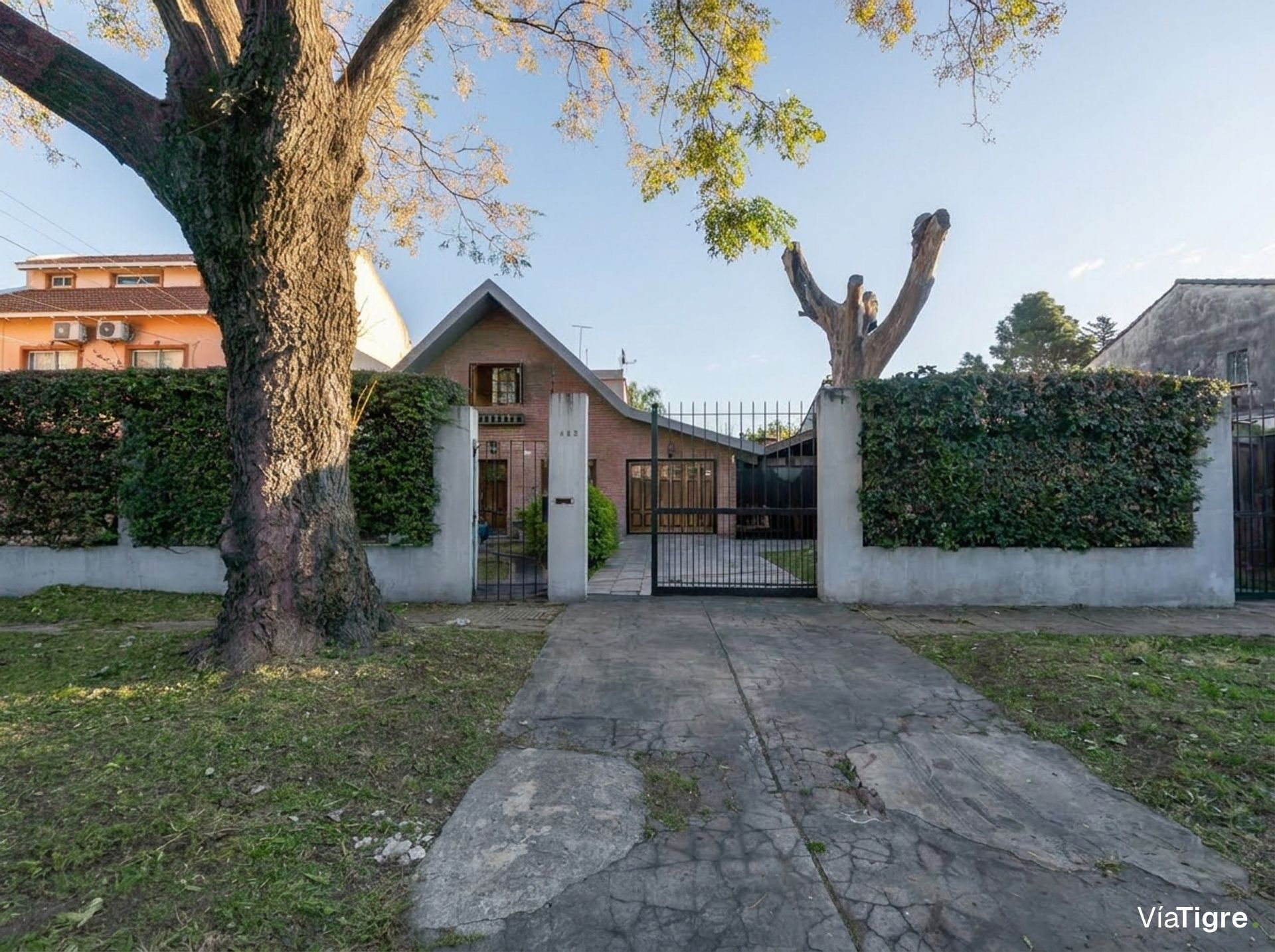 Casa en venta en Boulogne. Jardin, pileta parrilla