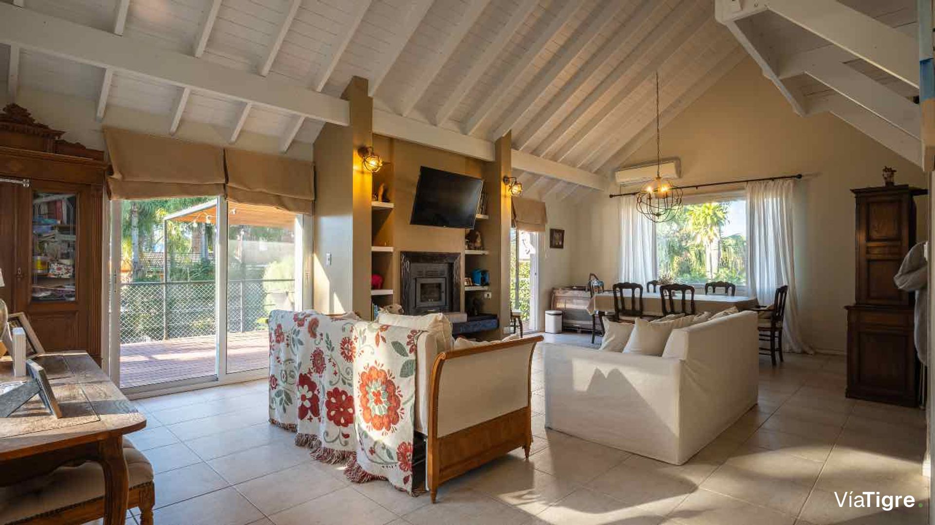 VENTA casa 4 ambientes con pileta en Boat Center
