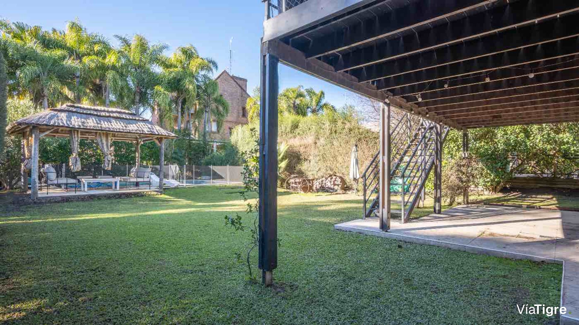 VENTA casa 4 ambientes con pileta en Boat Center