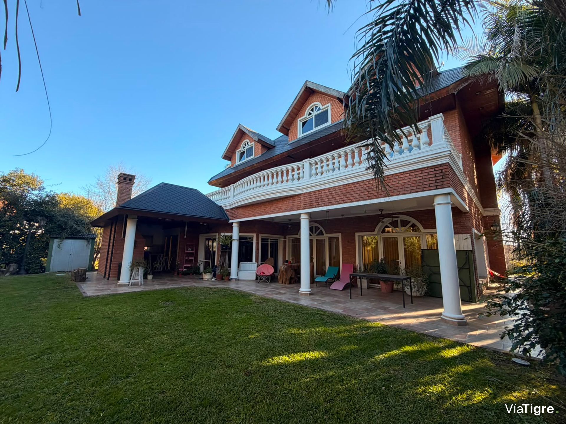 VENTA casa de 6 ambientes c/ escritorio BOATCENTER