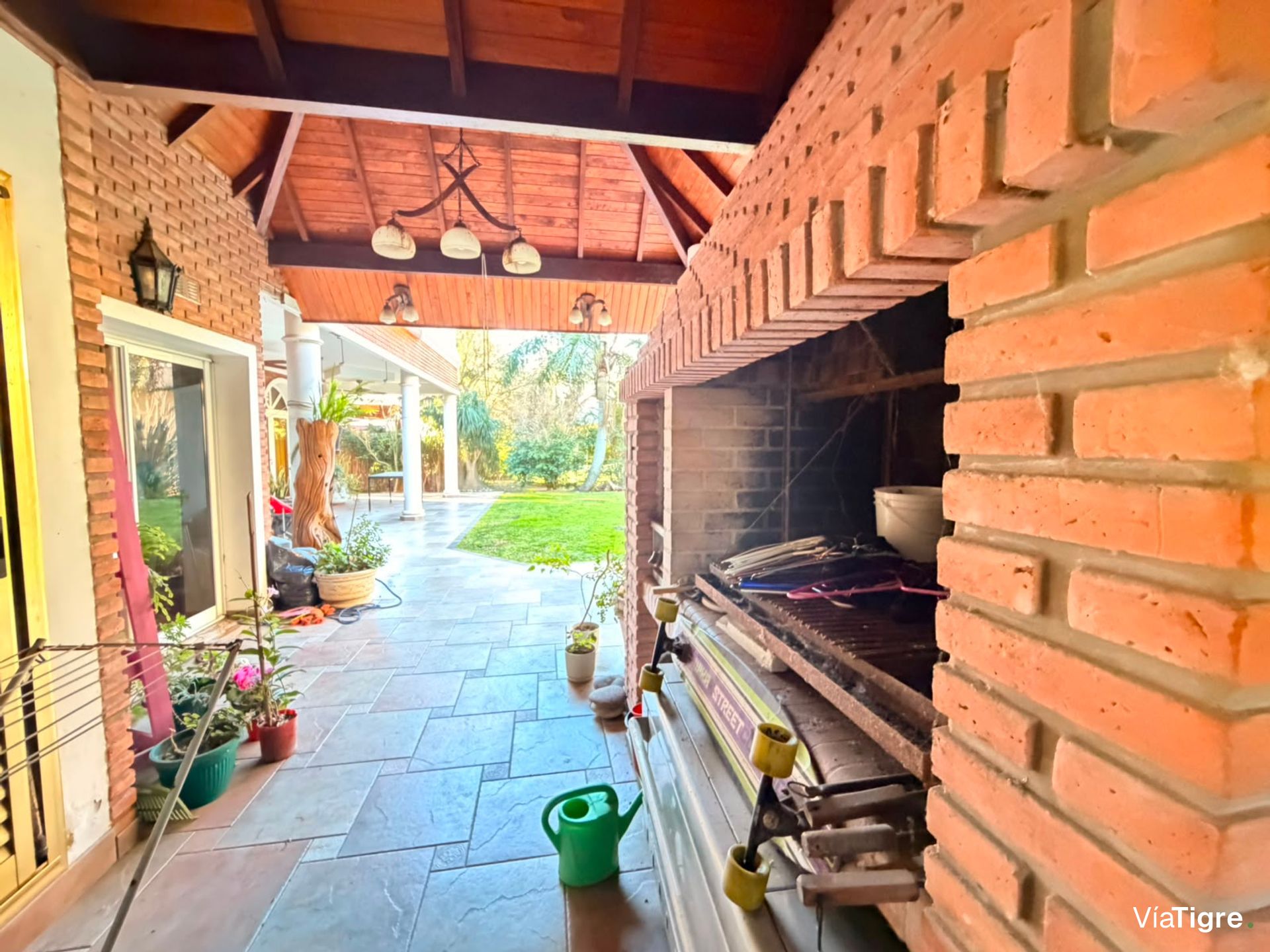 VENTA casa de 6 ambientes c/ escritorio BOATCENTER