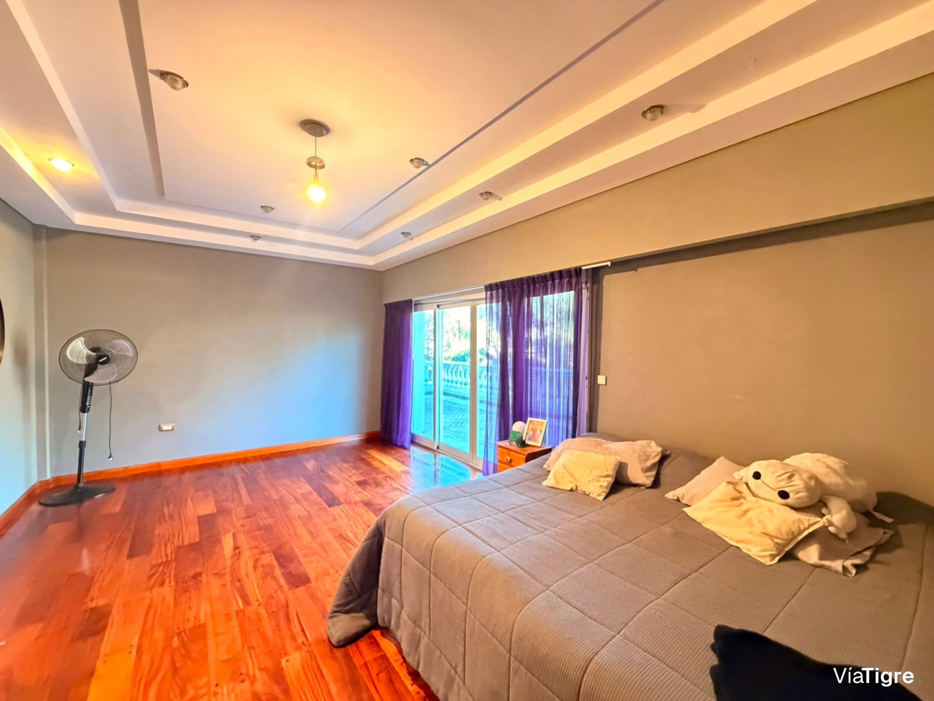 VENTA casa de 6 ambientes c/ escritorio BOATCENTER