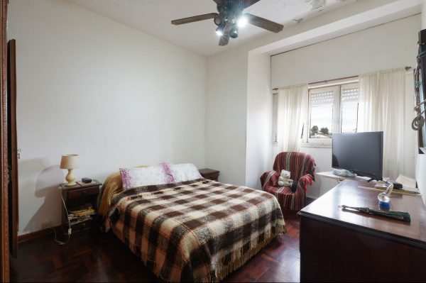 -- Departamento 3 Ambientes Con Balcon Y Patio --