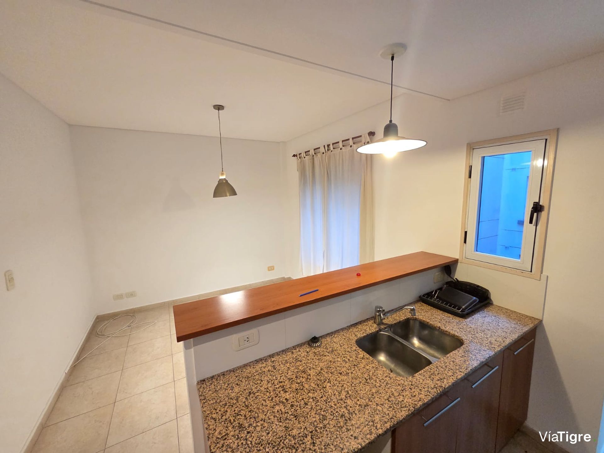 Venta 3 ambientes con cochera balcón Olivos
