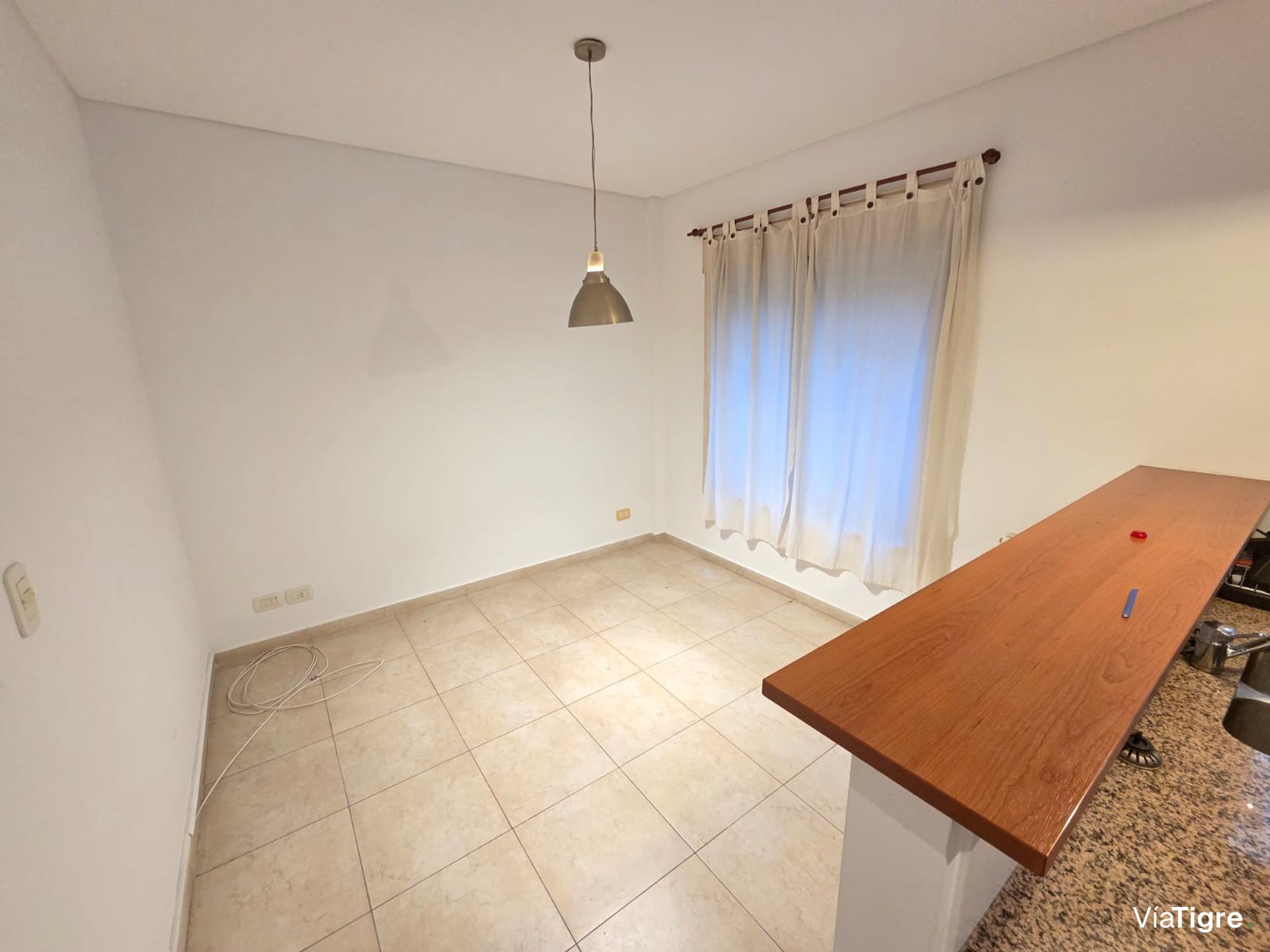 Venta 3 ambientes con cochera balcón Olivos