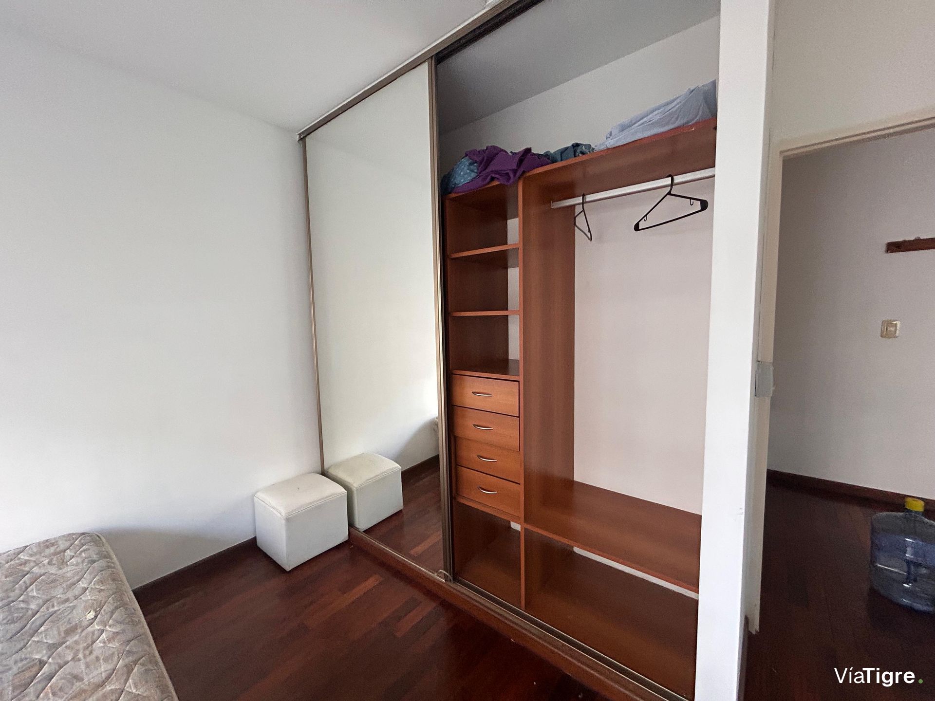 Venta 3 ambientes con cochera balcón Olivos
