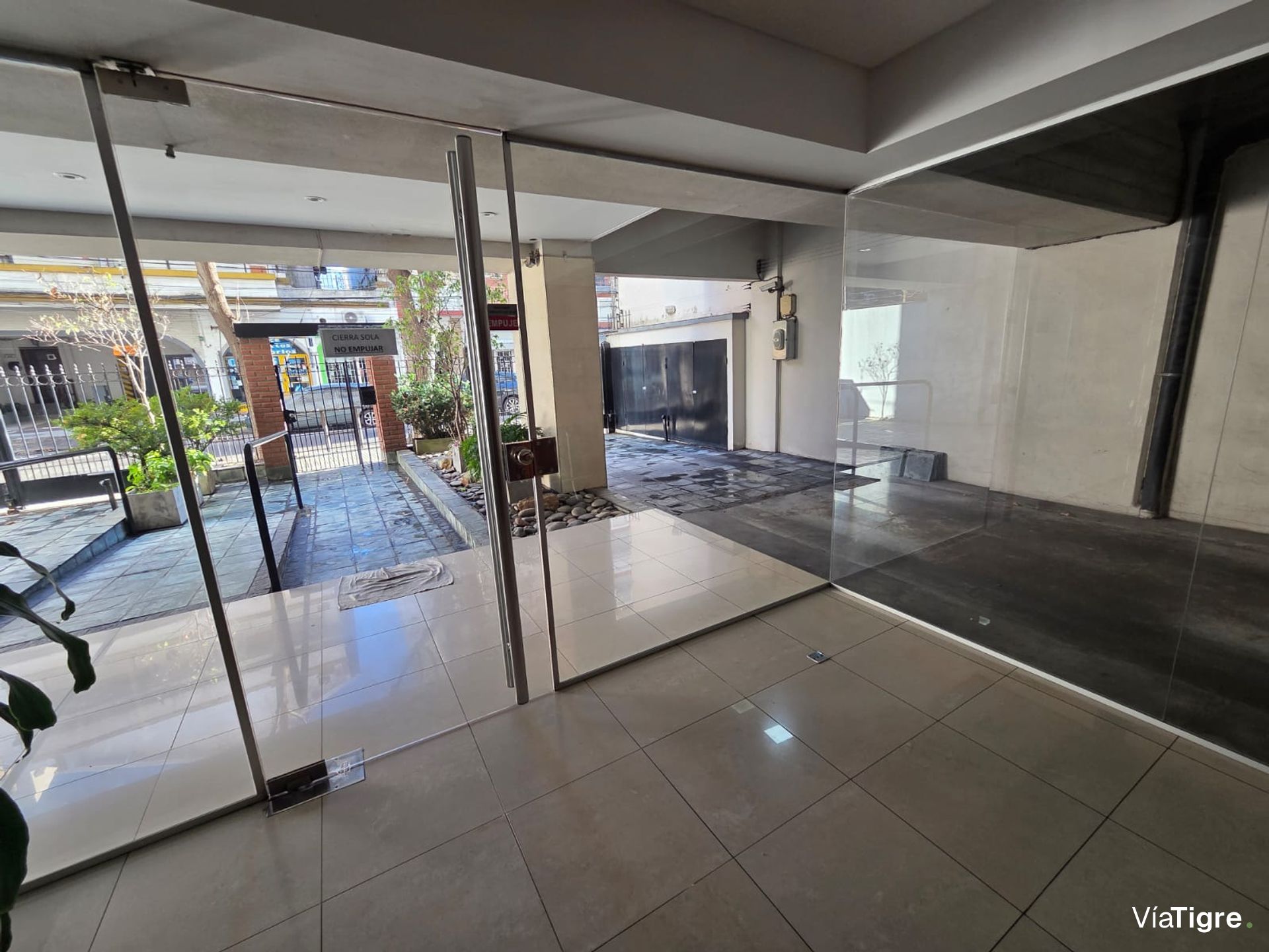 Venta 3 ambientes con cochera balcón Olivos
