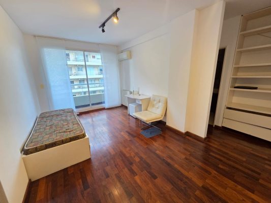 Venta 3 ambientes con cochera balcón Olivos