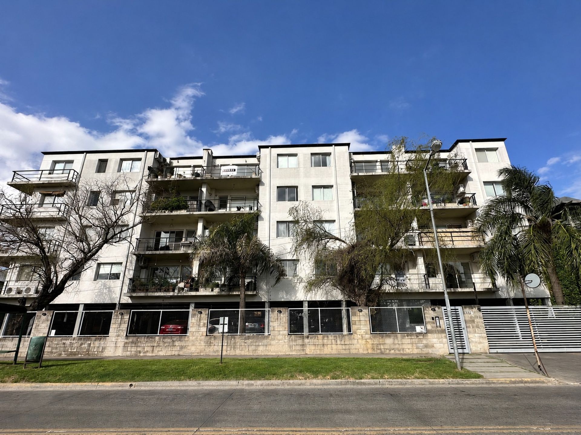 VENTA Dpto. 2 Amb. C/ Cochera y Parrila en "TIGRE"