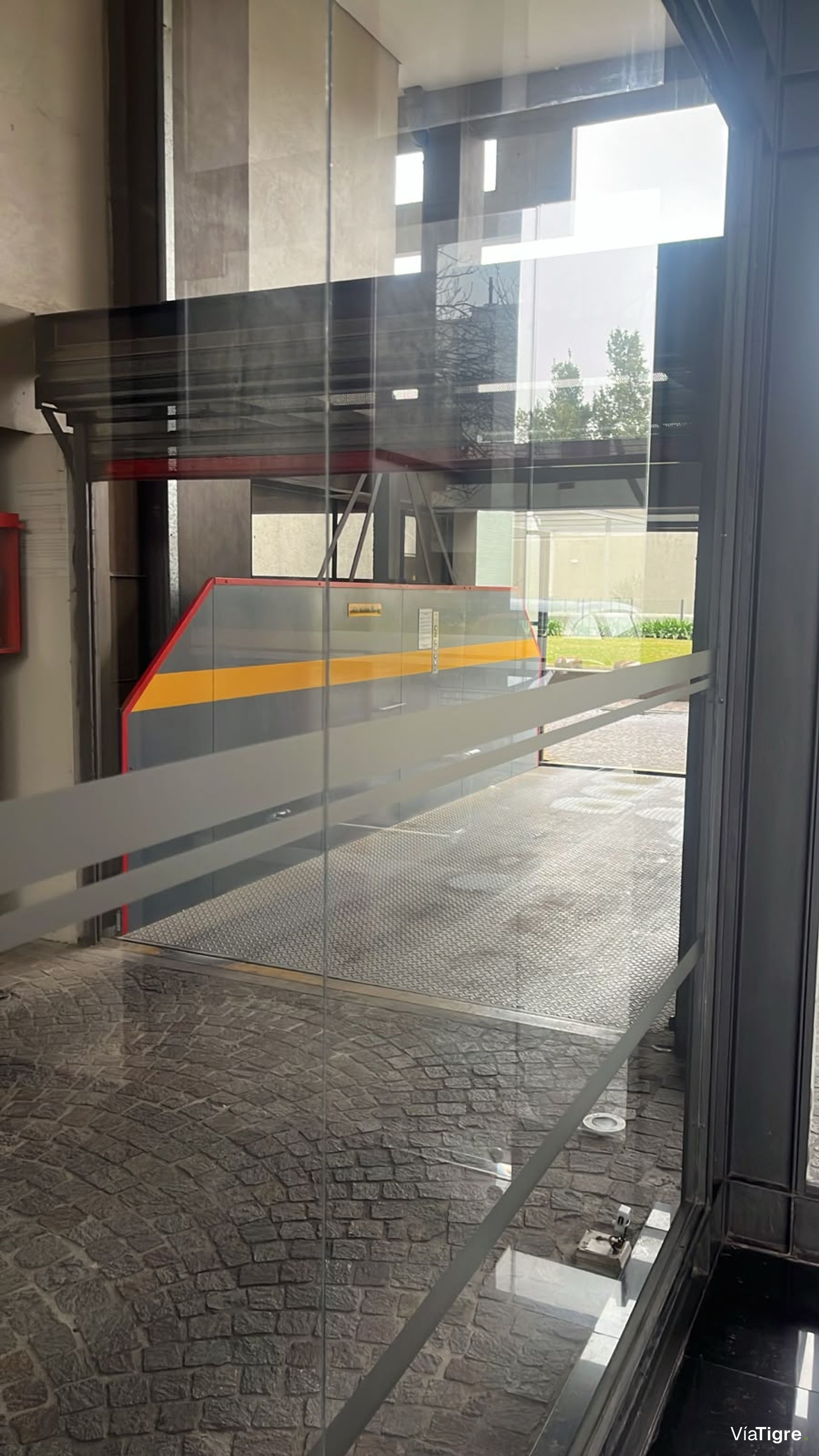 Venta Cochera Cubierta en Edificio en Florida