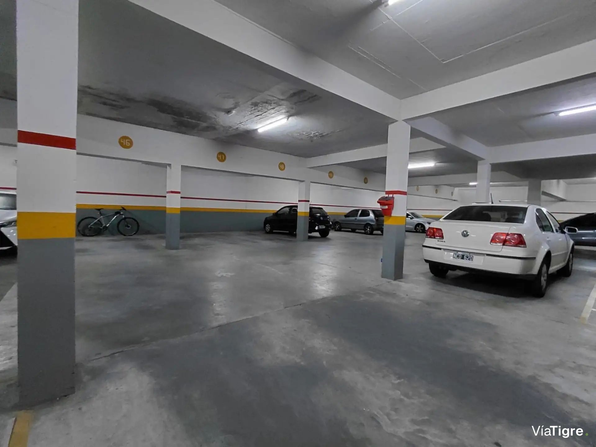 Venta Cochera Cubierta en Edificio en Florida