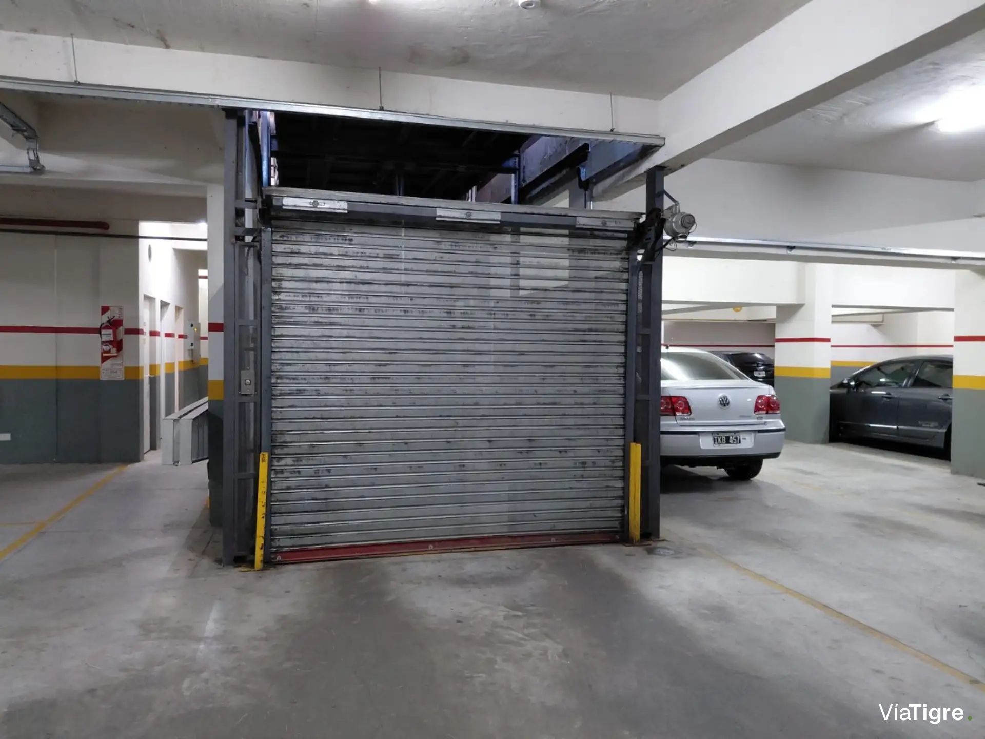 Venta Cochera Cubierta en Edificio en Florida