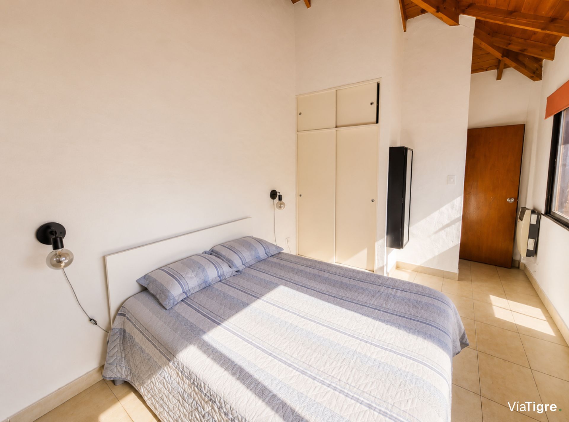 Venta Casa 5 Amb C/Cochera-V. Adelina Uso Prof.