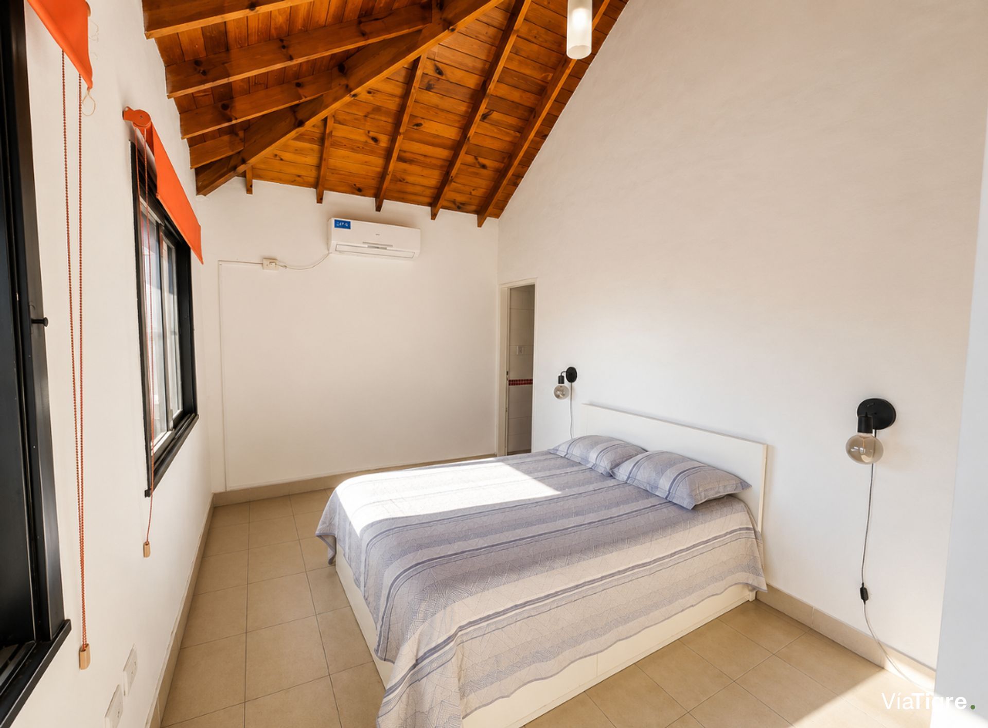 Venta Casa 5 Amb C/Cochera-V. Adelina Uso Prof.