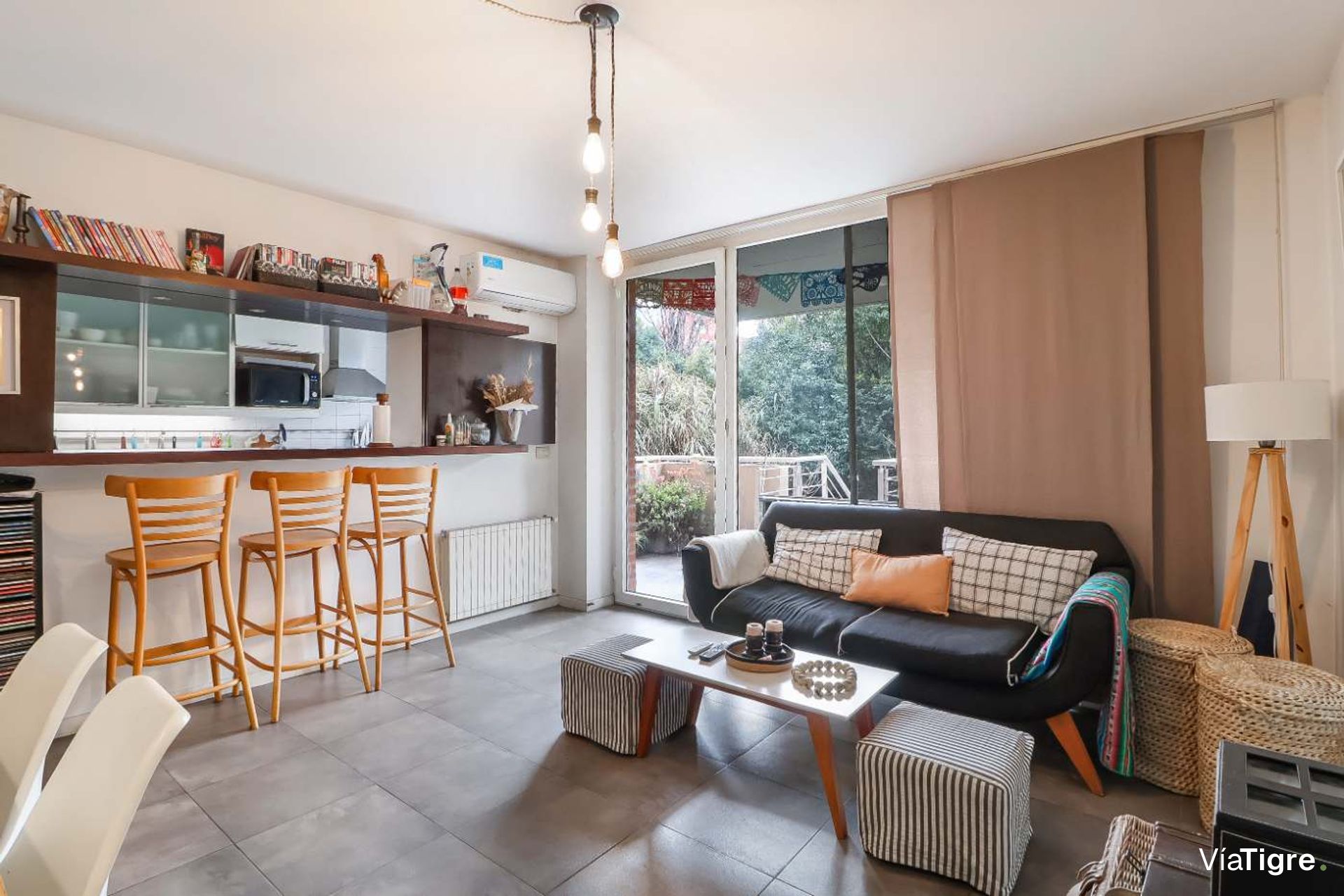 Venta 5 Ambientes, San Isidro Centro Con Jardin
