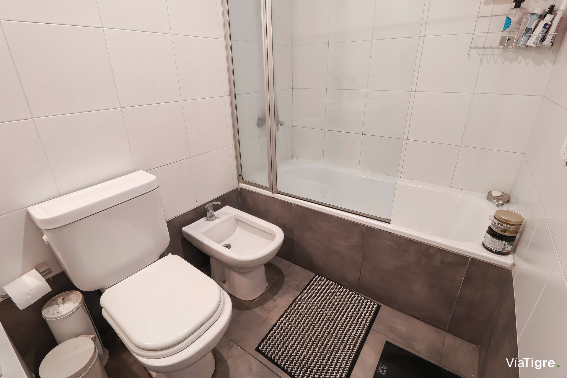 Venta 5 Ambientes, San Isidro Centro Con Jardin