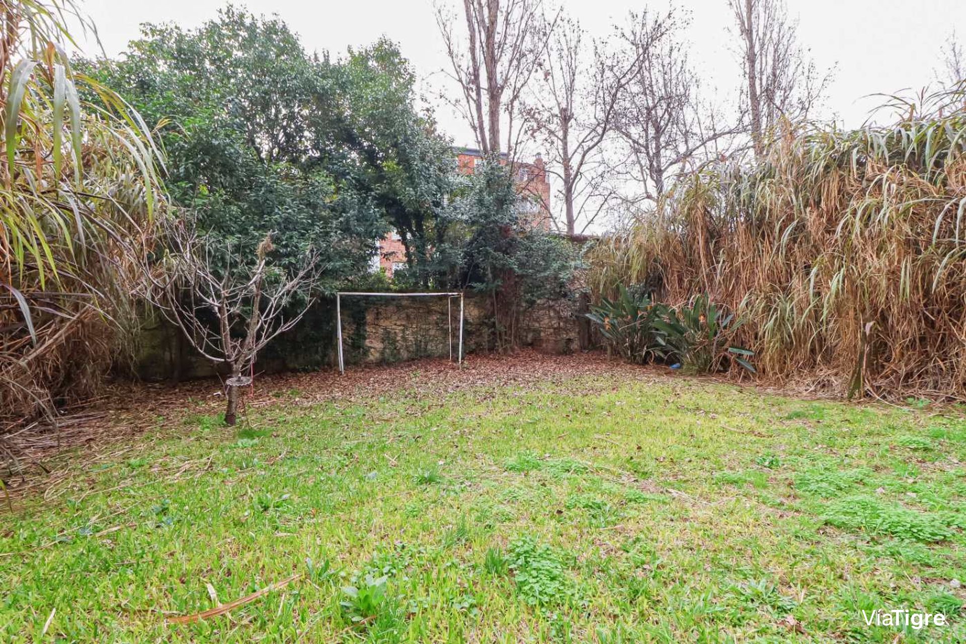 Venta 5 Ambientes, San Isidro Centro Con Jardin