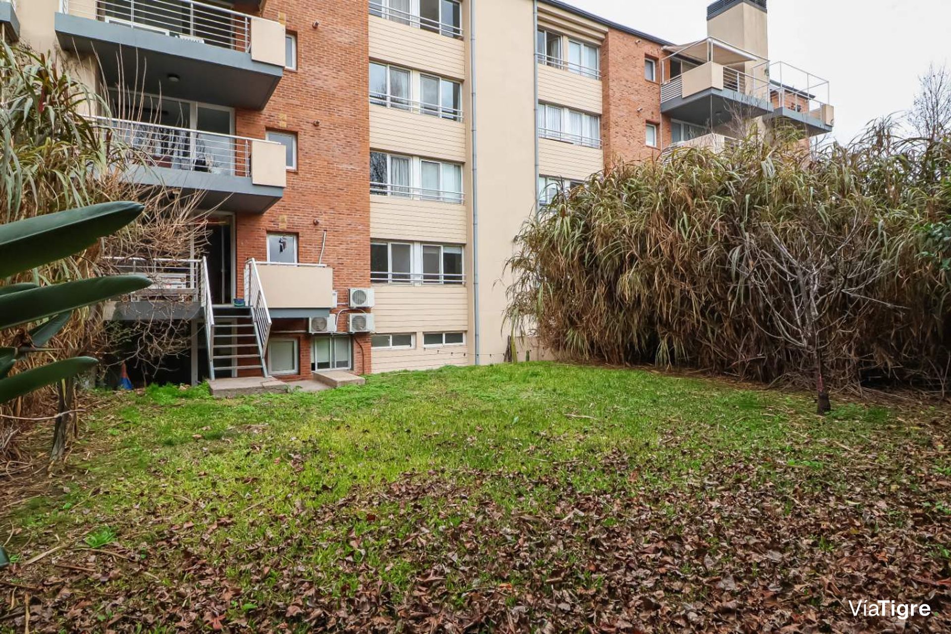 Venta 5 Ambientes, San Isidro Centro Con Jardin