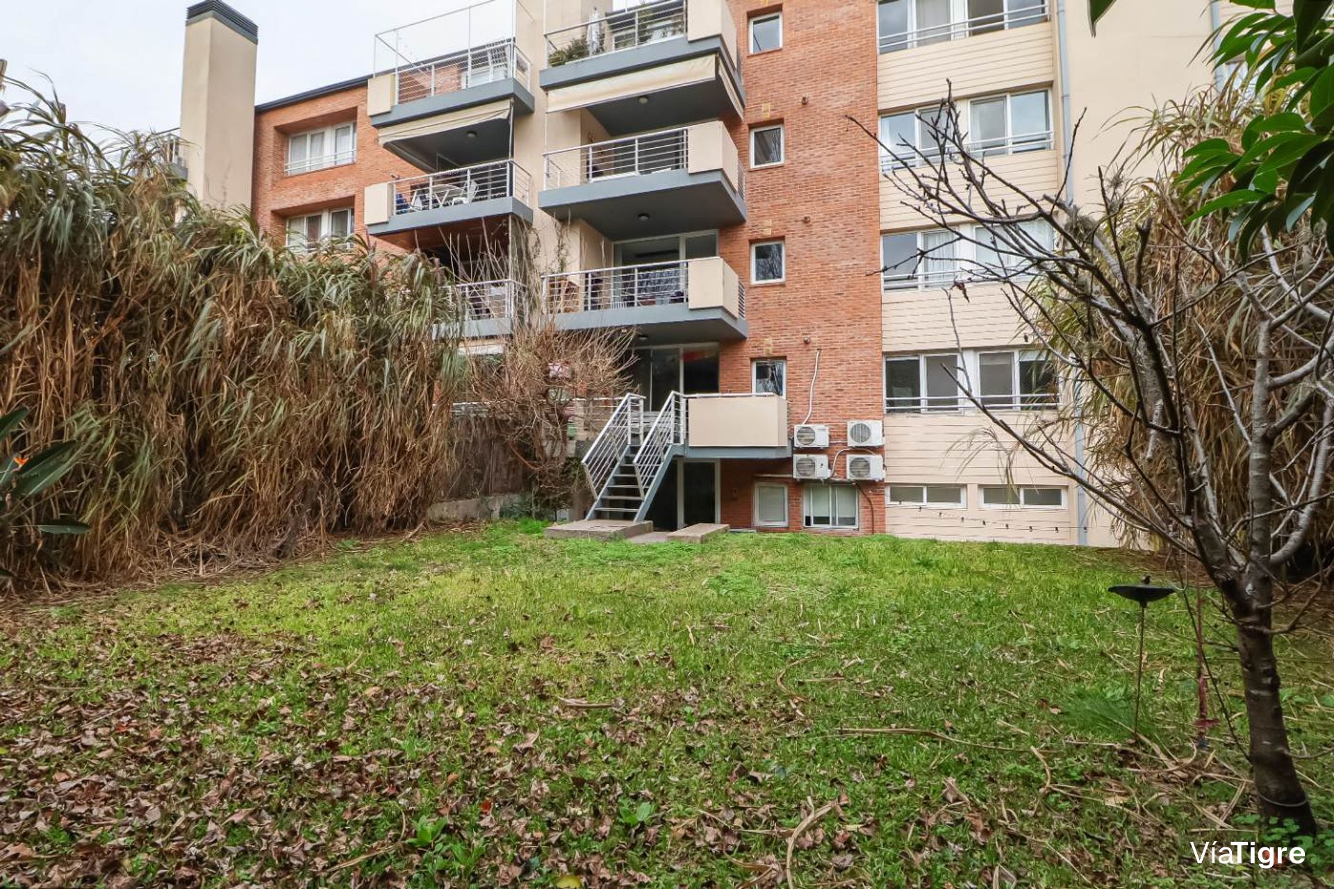Venta 5 Ambientes, San Isidro Centro Con Jardin