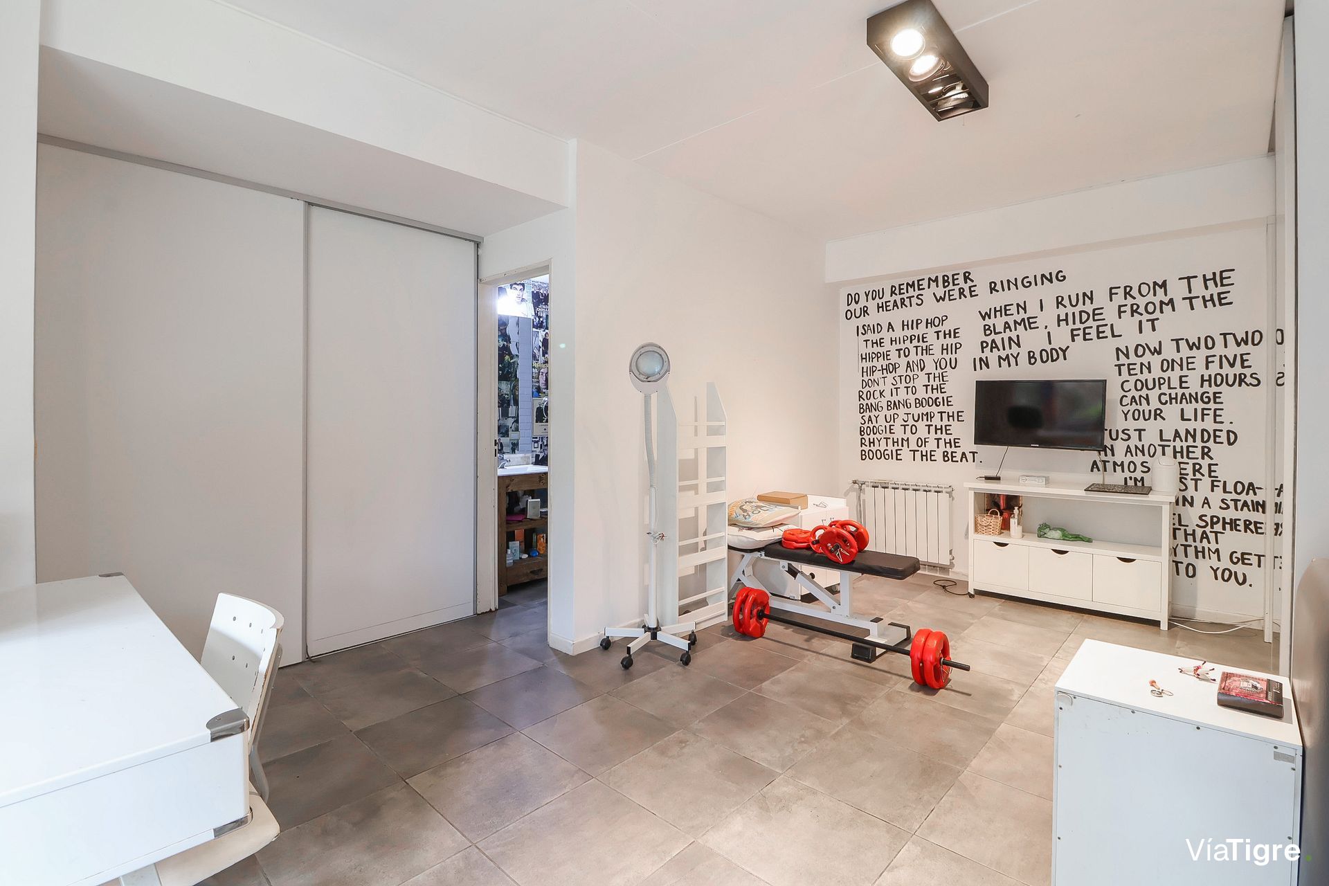 Venta 5 Ambientes, San Isidro Centro Con Jardin
