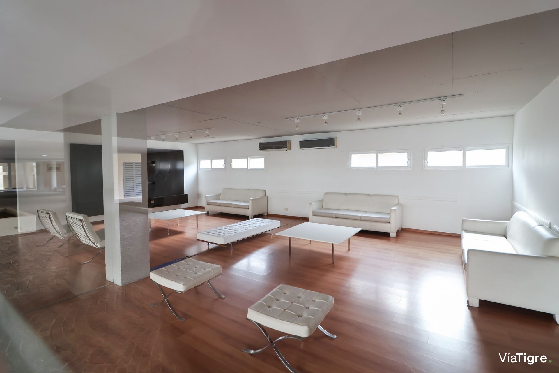 Venta 5 Ambientes, San Isidro Centro Con Jardin