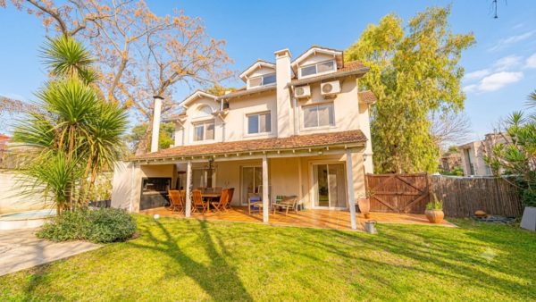Venta Casa En Barrio La Chacra