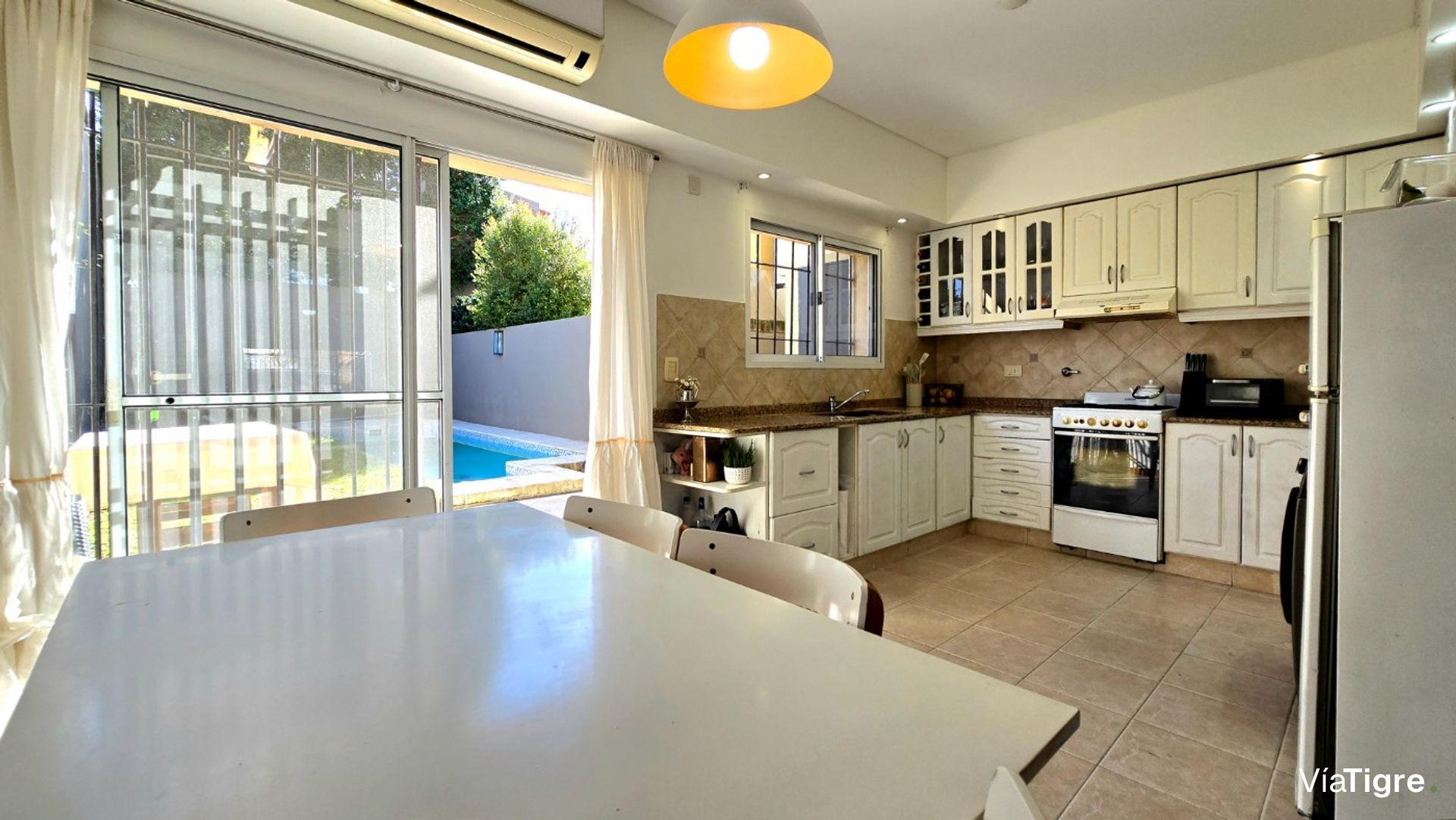 Casa En Venta Victoria 5 Amb Coch Jardín Pile E/Av