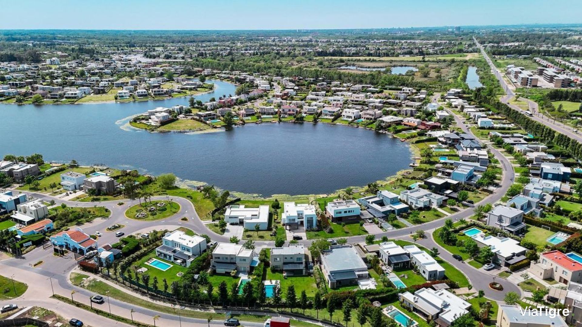 VENTA LOTE con amarra en barrio Bahia Villanueva