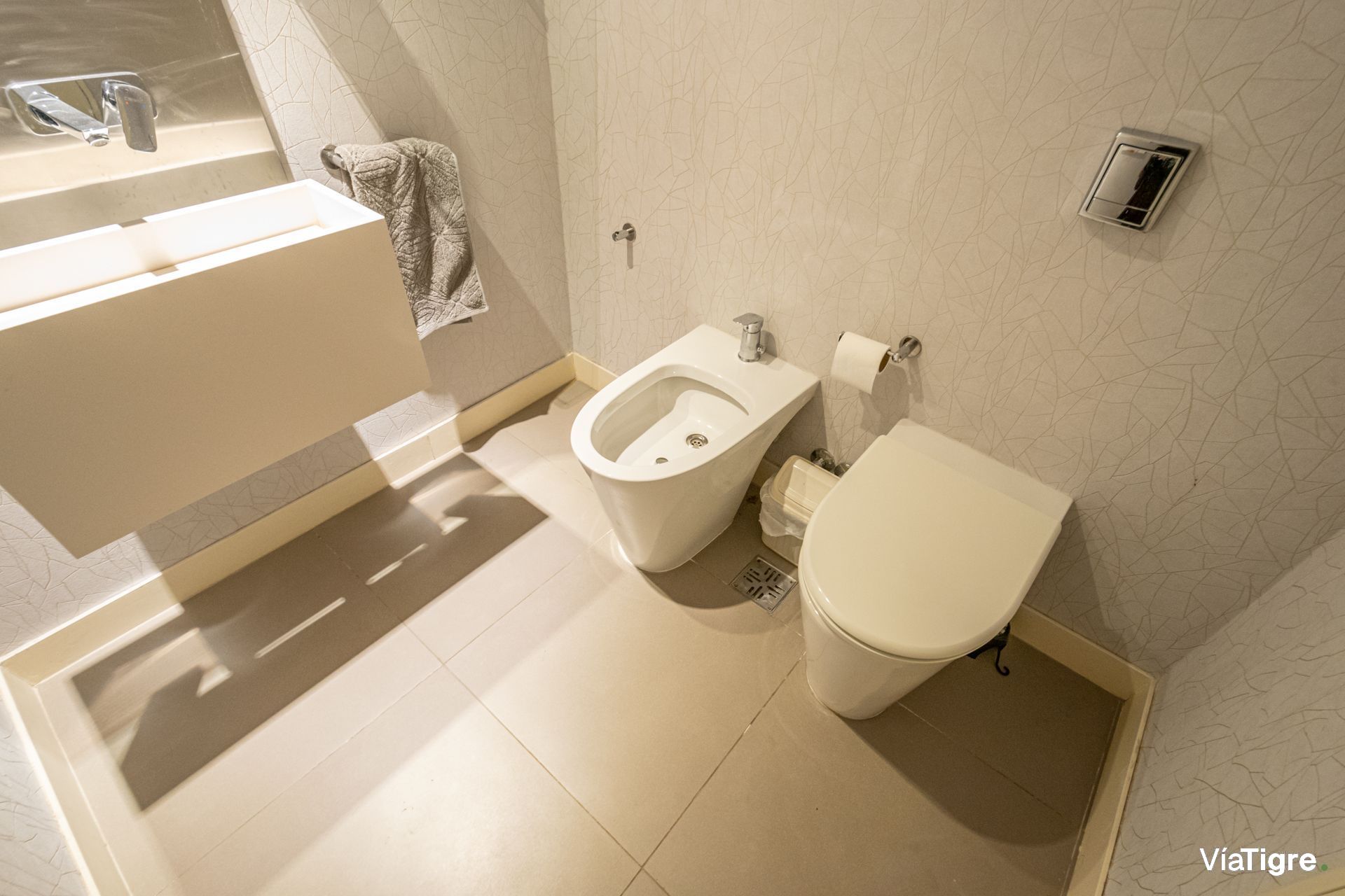 Venta 3 Ambientes Cochera Complejo Al Rio