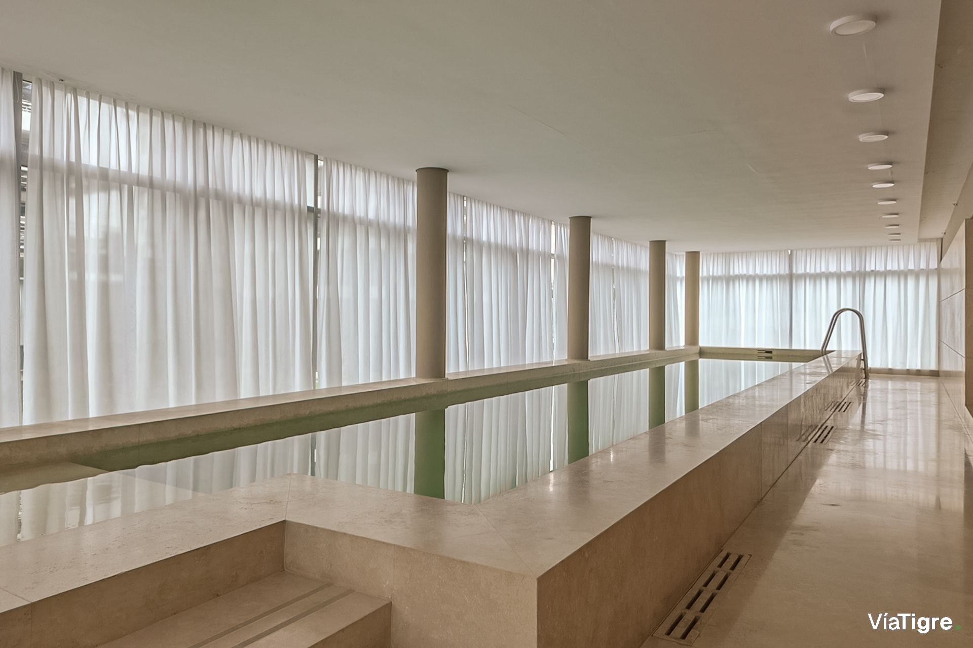 Venta 3 Ambientes Cochera Complejo Al Rio