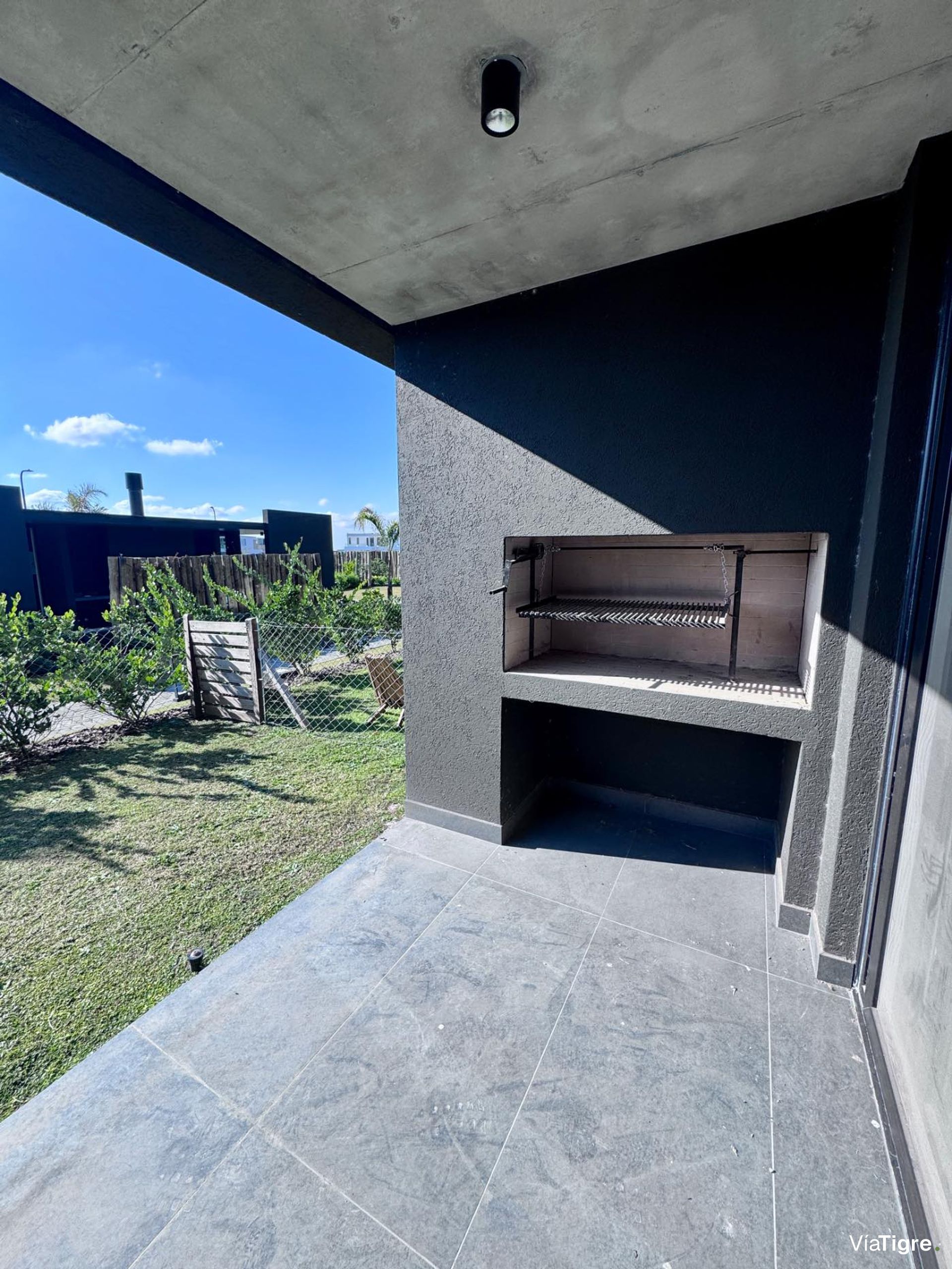 Venta departm 2 ambientes Milenia Nordelta cochera