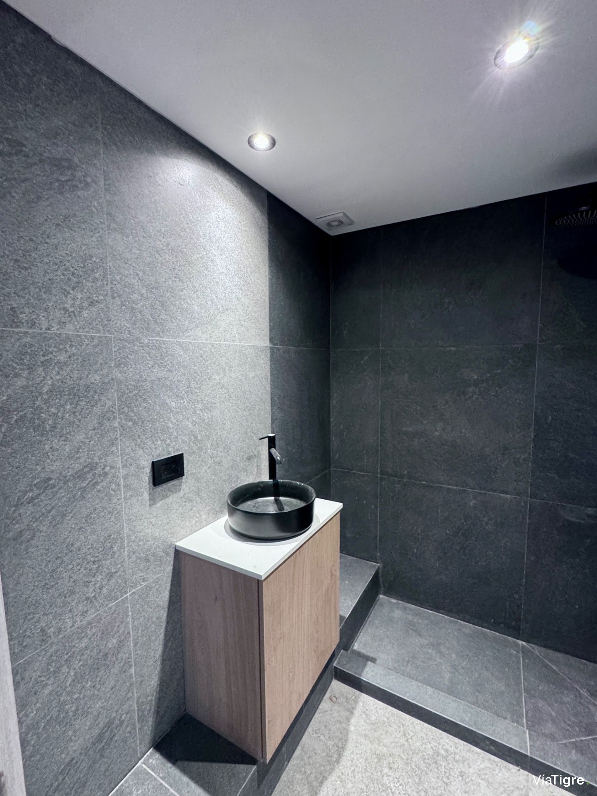 Venta departm 2 ambientes Milenia Nordelta cochera