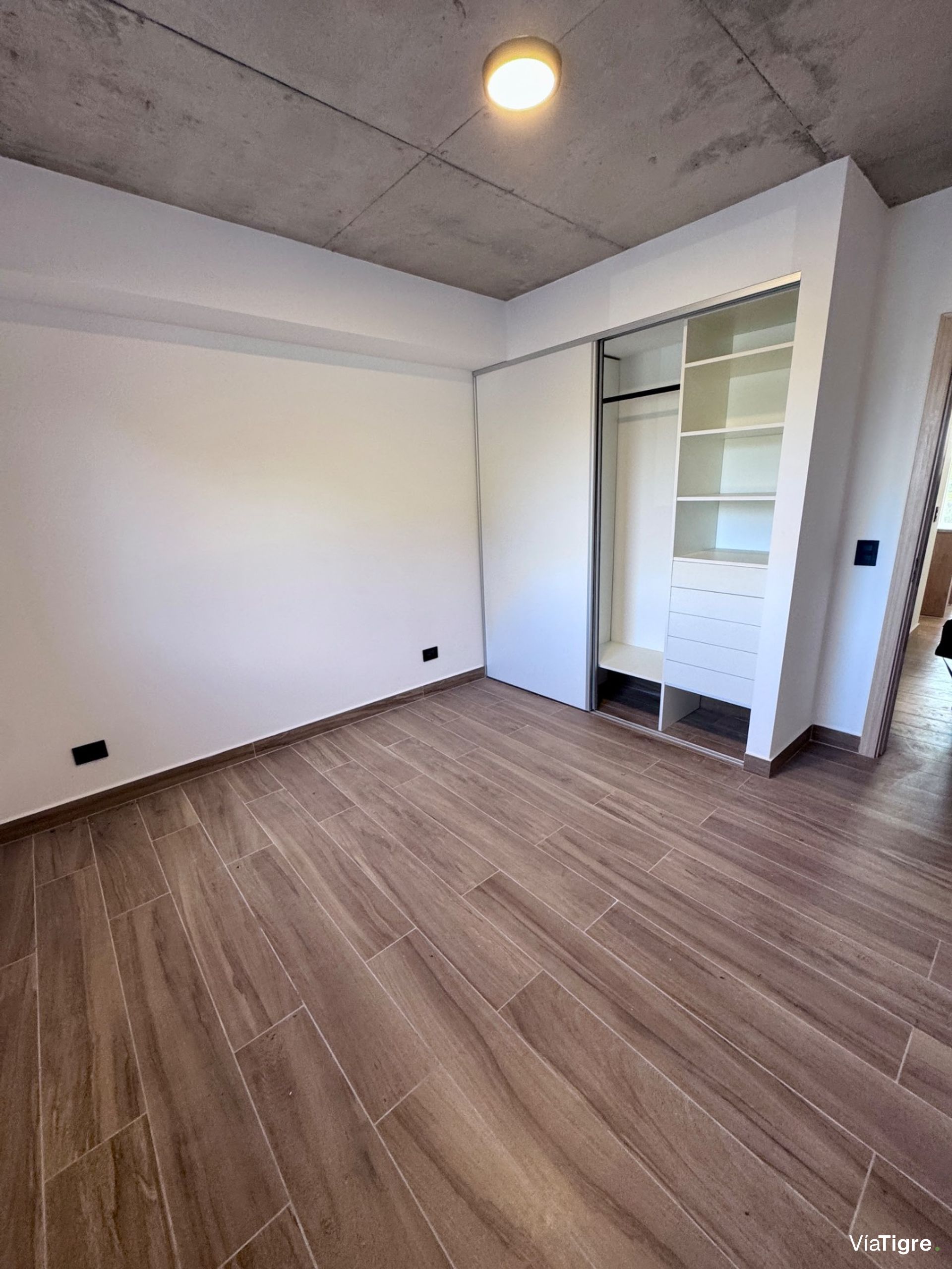 Venta departm 2 ambientes Milenia Nordelta cochera