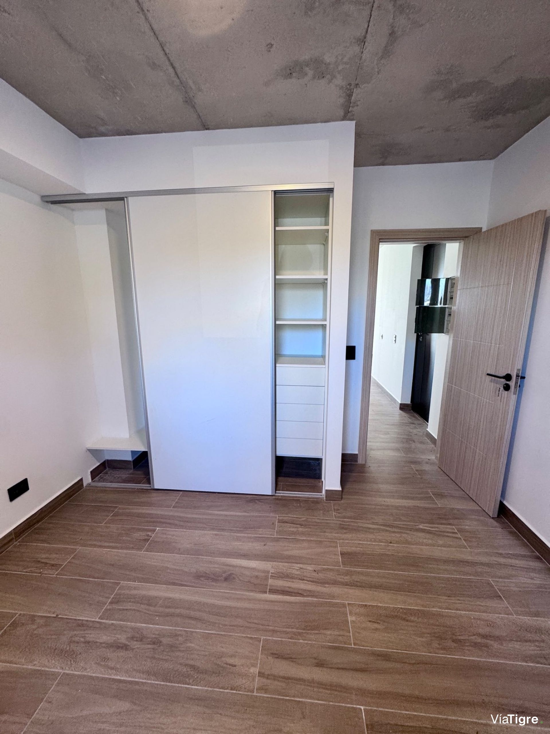 Venta departm 2 ambientes Milenia Nordelta cochera