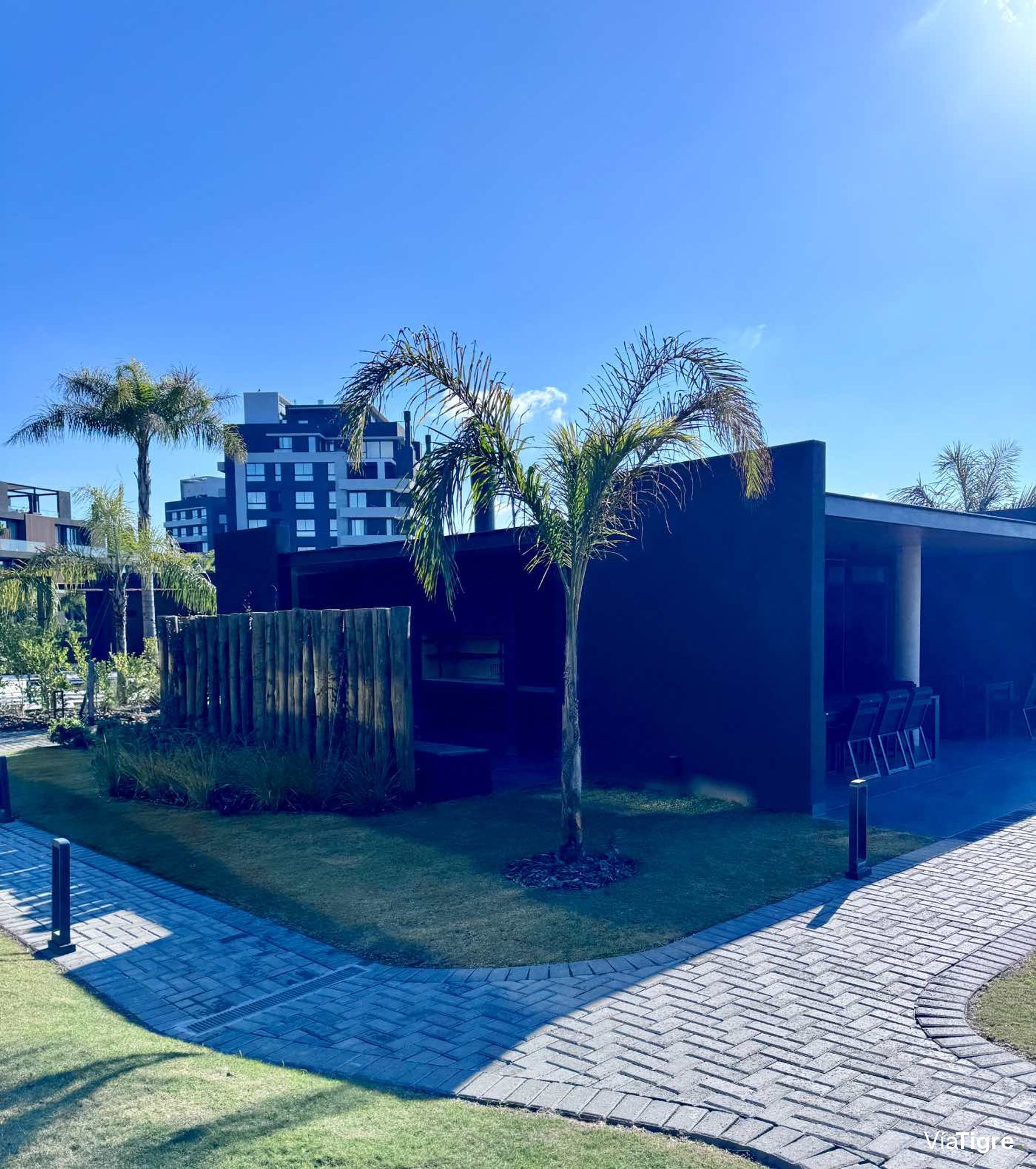 Venta departm 2 ambientes Milenia Nordelta cochera