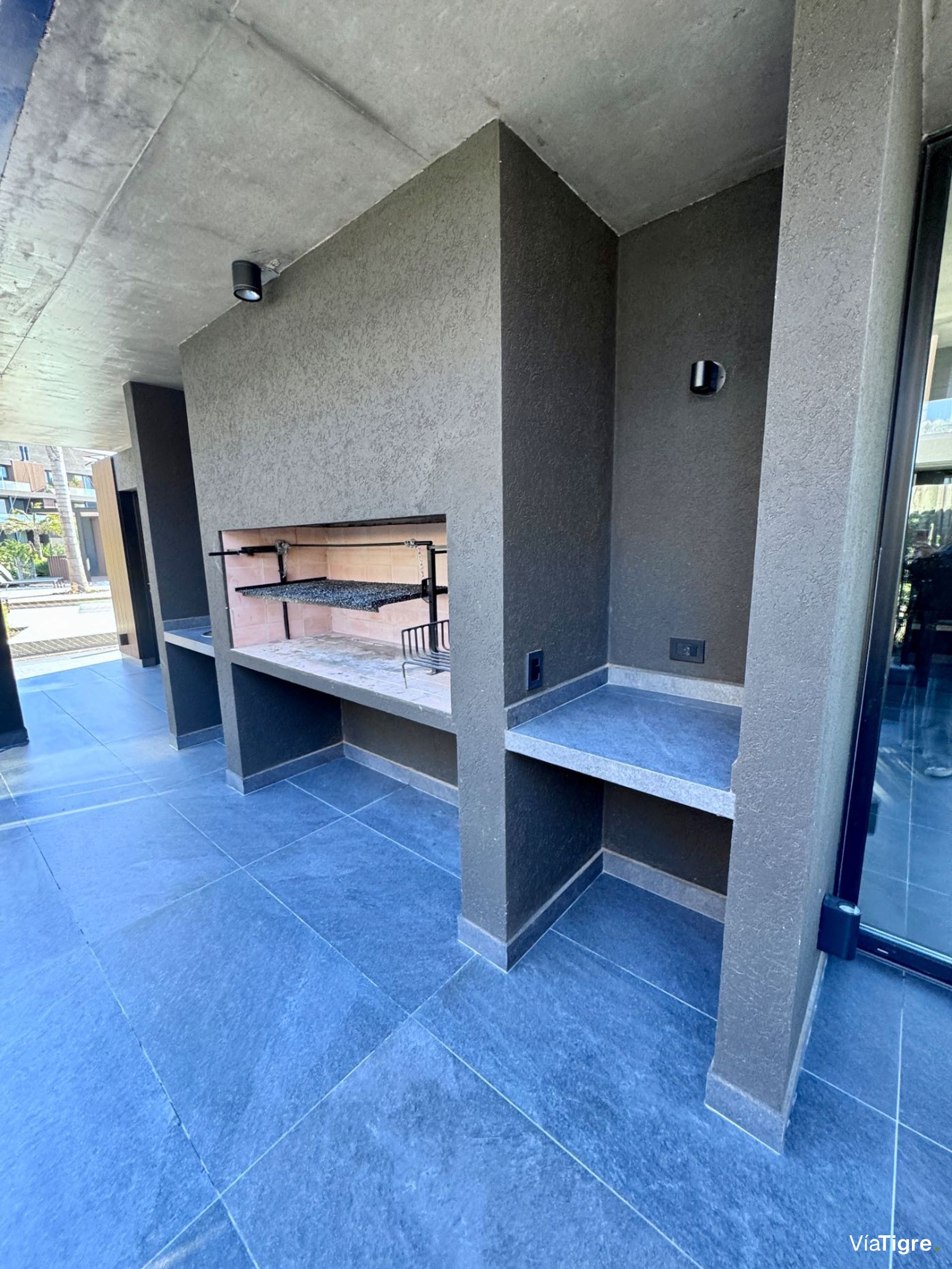 Venta departm 2 ambientes Milenia Nordelta cochera
