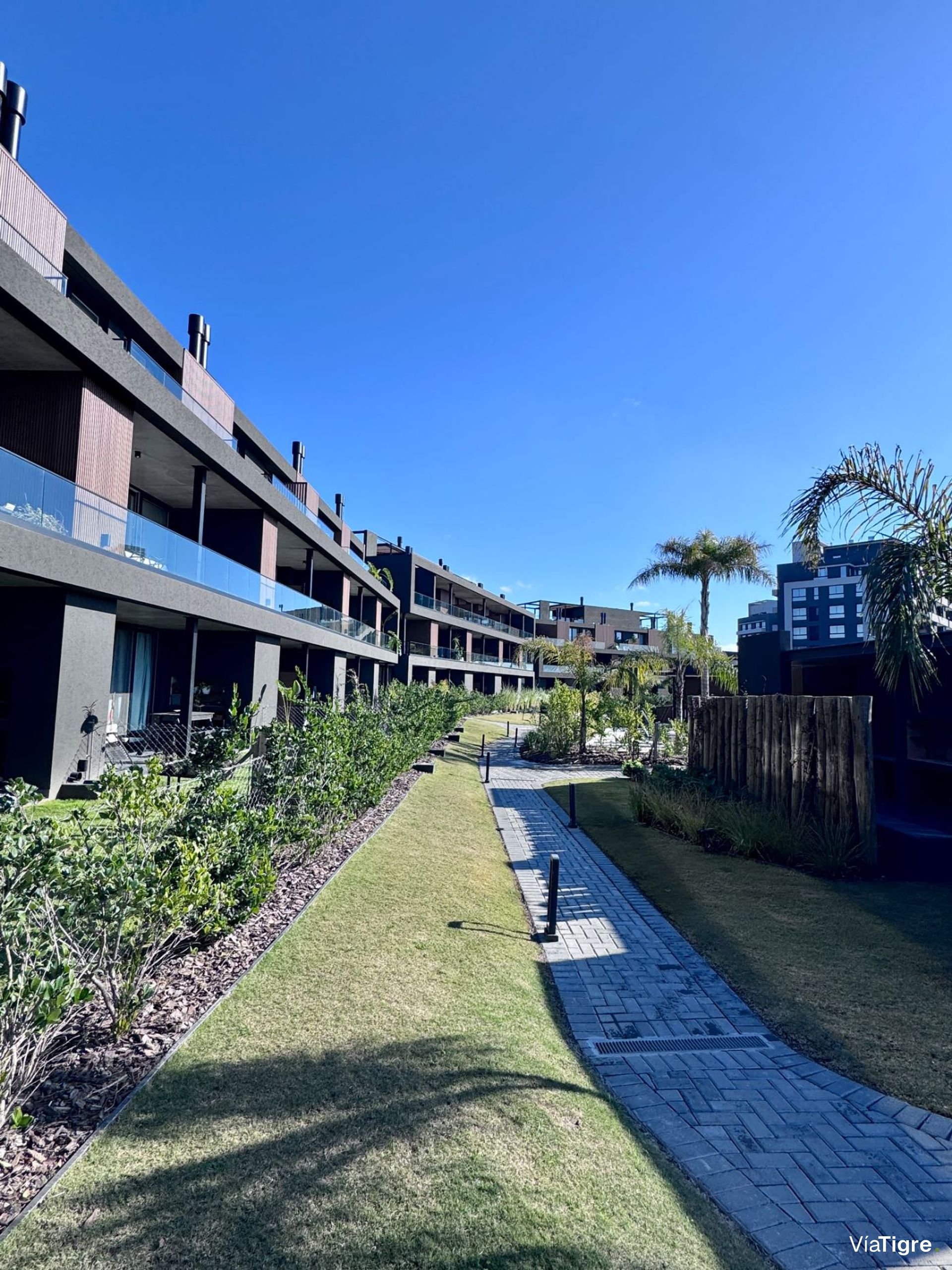 Venta departm 2 ambientes Milenia Nordelta cochera