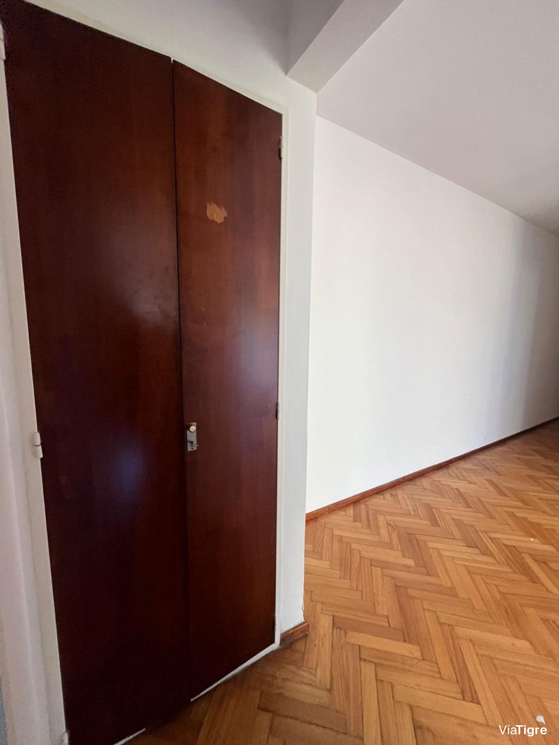 Depto 2 amb con balcón y cochera