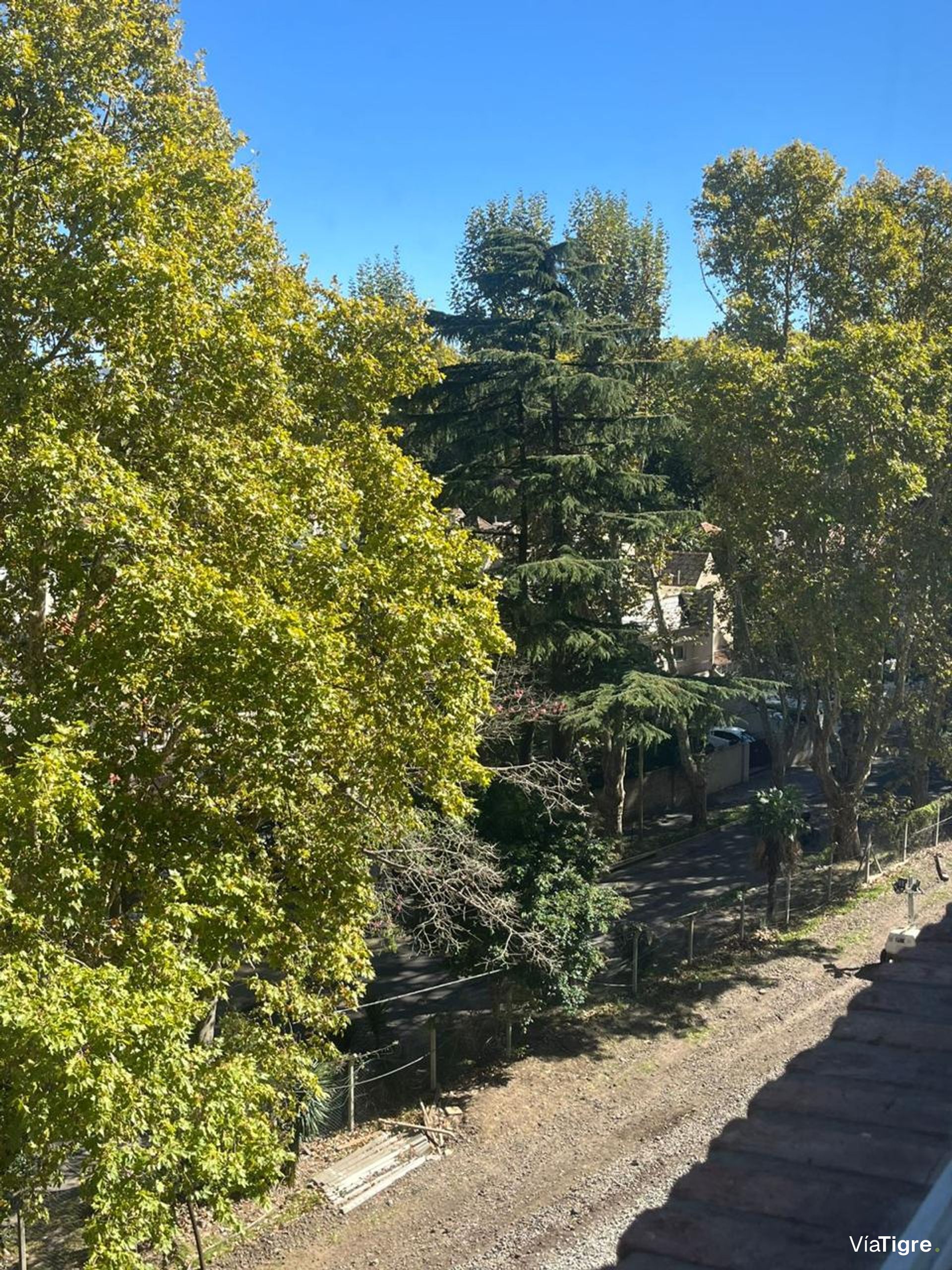 Depto 2 amb con balcón y cochera