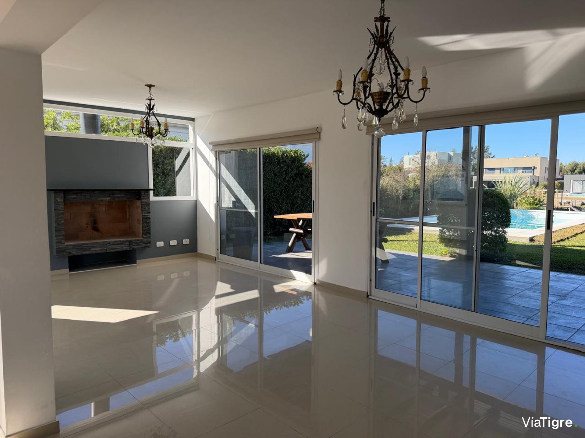 Venta Casa 6 Amb /Pileta B° San Marcos Villanueva