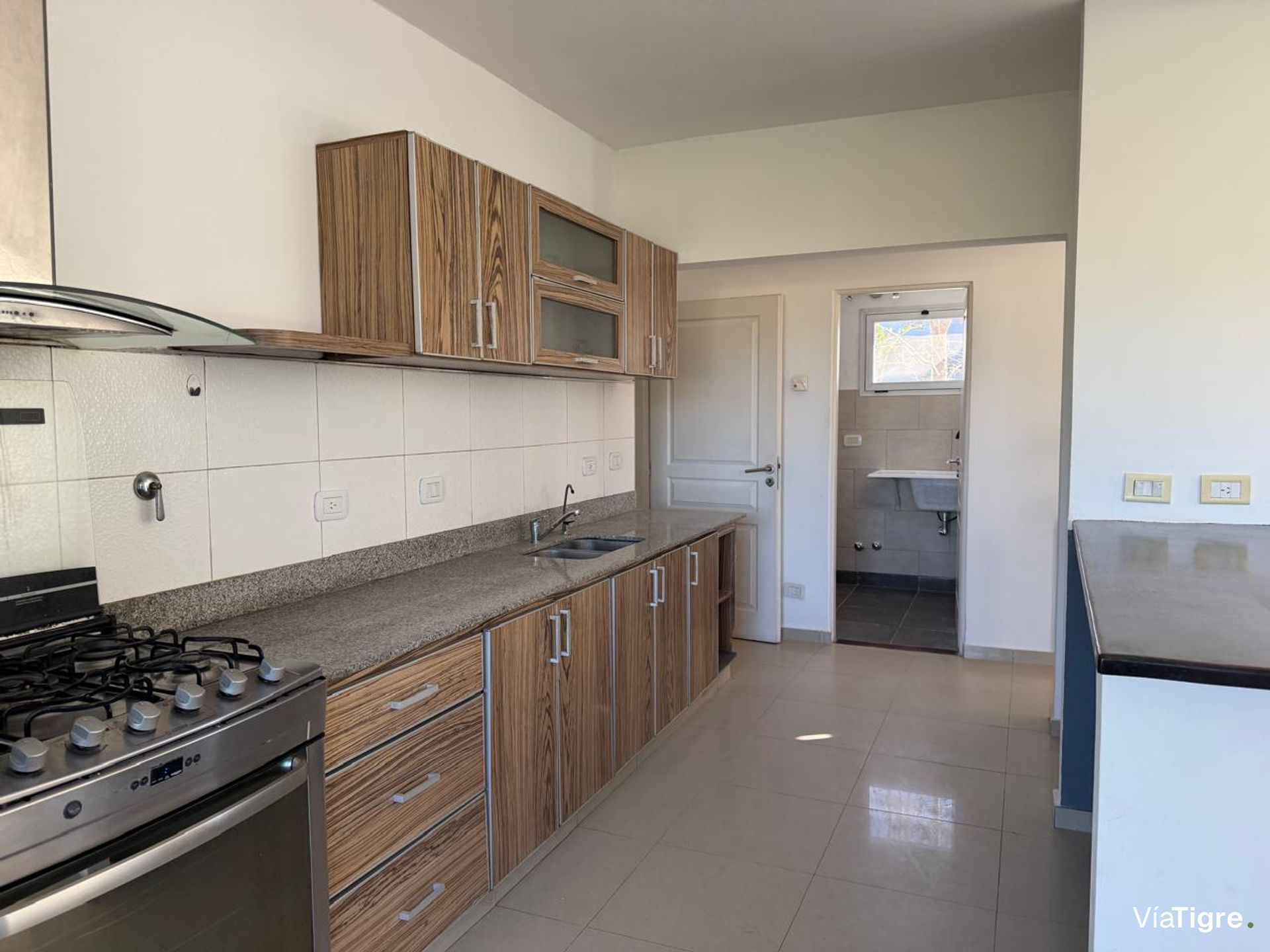 Venta Casa 6 Amb /Pileta B° San Marcos Villanueva